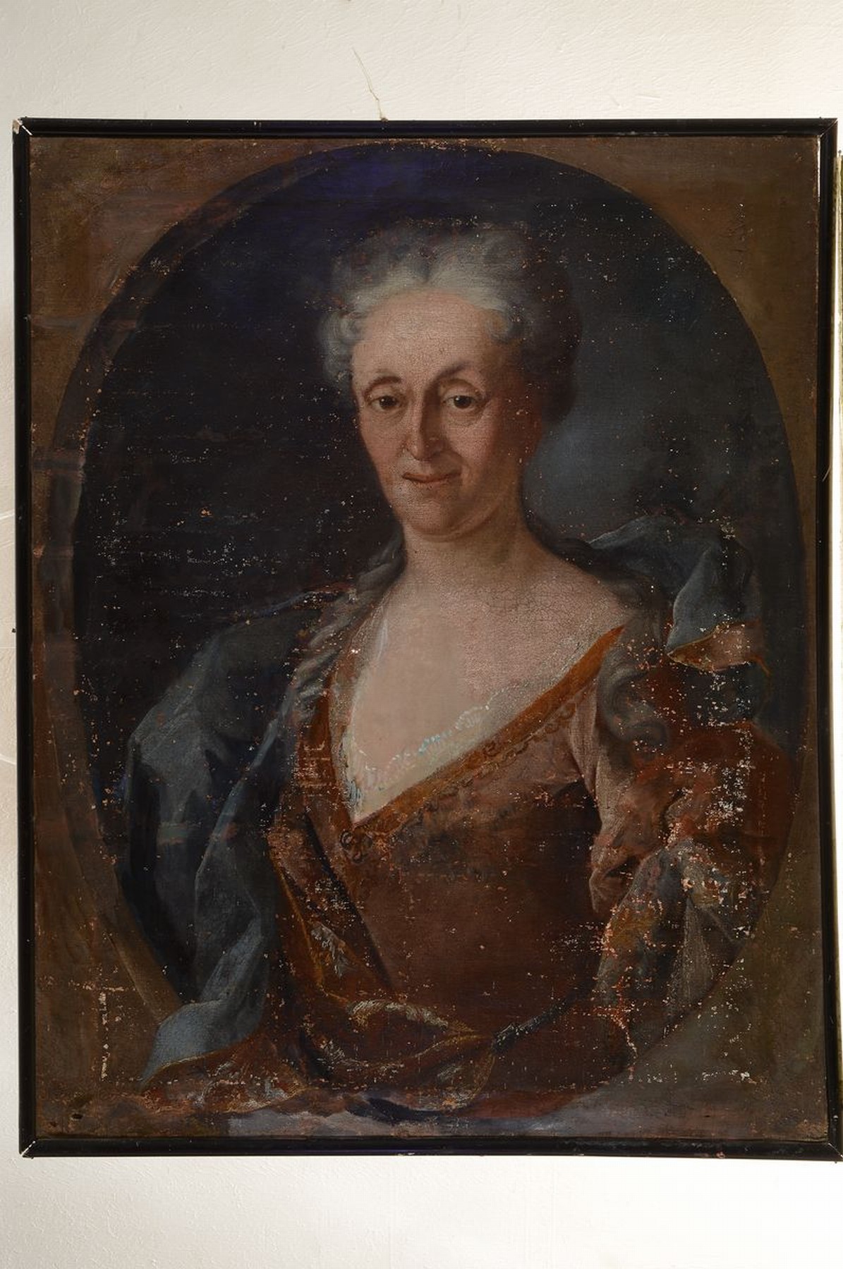 Detail k: Unbekannter Künstler, süddeutsch, um 1770, Porträt einer Dame, Öl/Lwd, altersbedingt stark krakeliert und mit Farbfehlstellen, ca. 82x64cm, ...
