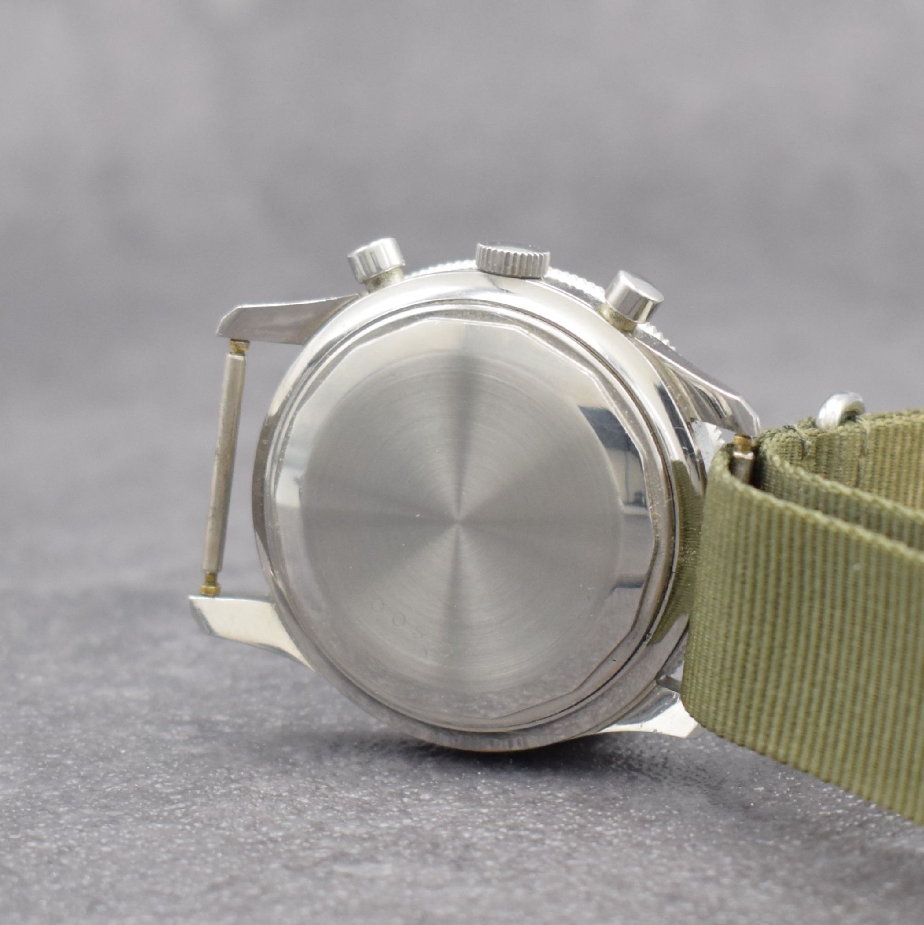 Detail f: BREGUET sehr seltener Flieger-Chronograph mit Flyback in Stahl, Schweiz um 1970, Handaufzug, verschr. Geh., Krone später, schwarze Drehlünette m. ...