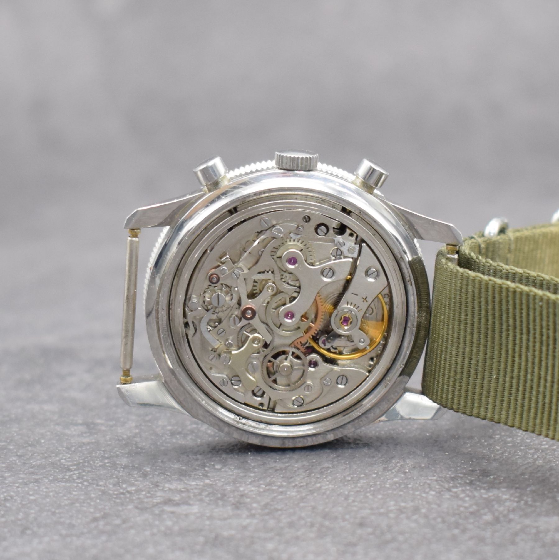 Detail g: BREGUET sehr seltener Flieger-Chronograph mit Flyback in Stahl, Schweiz um 1970, Handaufzug, verschr. Geh., Krone später, schwarze Drehlünette m. ...