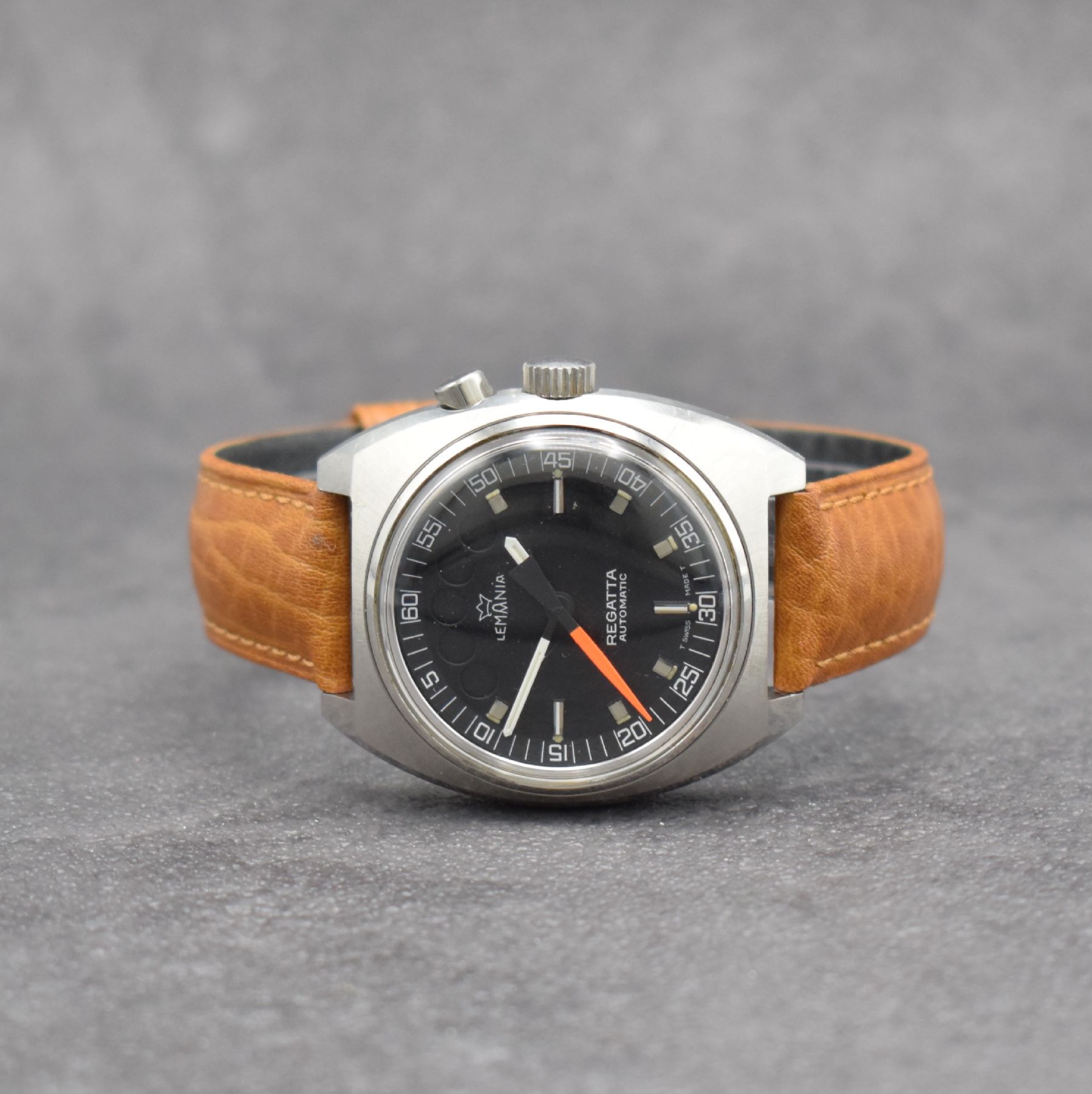LEMANIA seltene Herrenarmbanduhr REGATTA mit spezieller Flyback-Funktion, Automatik, Ref. 9853, Schweiz um 1980, Edelstahlgeh., Boden m. Darst. eines ...