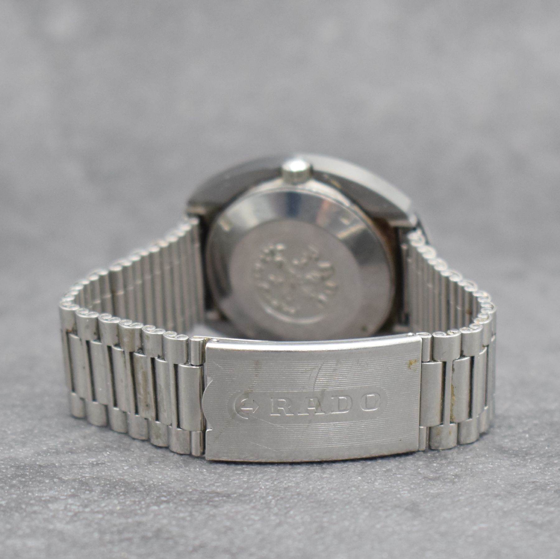 Detail d: RADO Diastar Herrenarmbanduhr, Automatik, Schweiz um 1970, Ref. 8-625.0008.3, kratzfestes Geh., Edelstahlboden geschr., Saphirglas mehr-flächig, ...