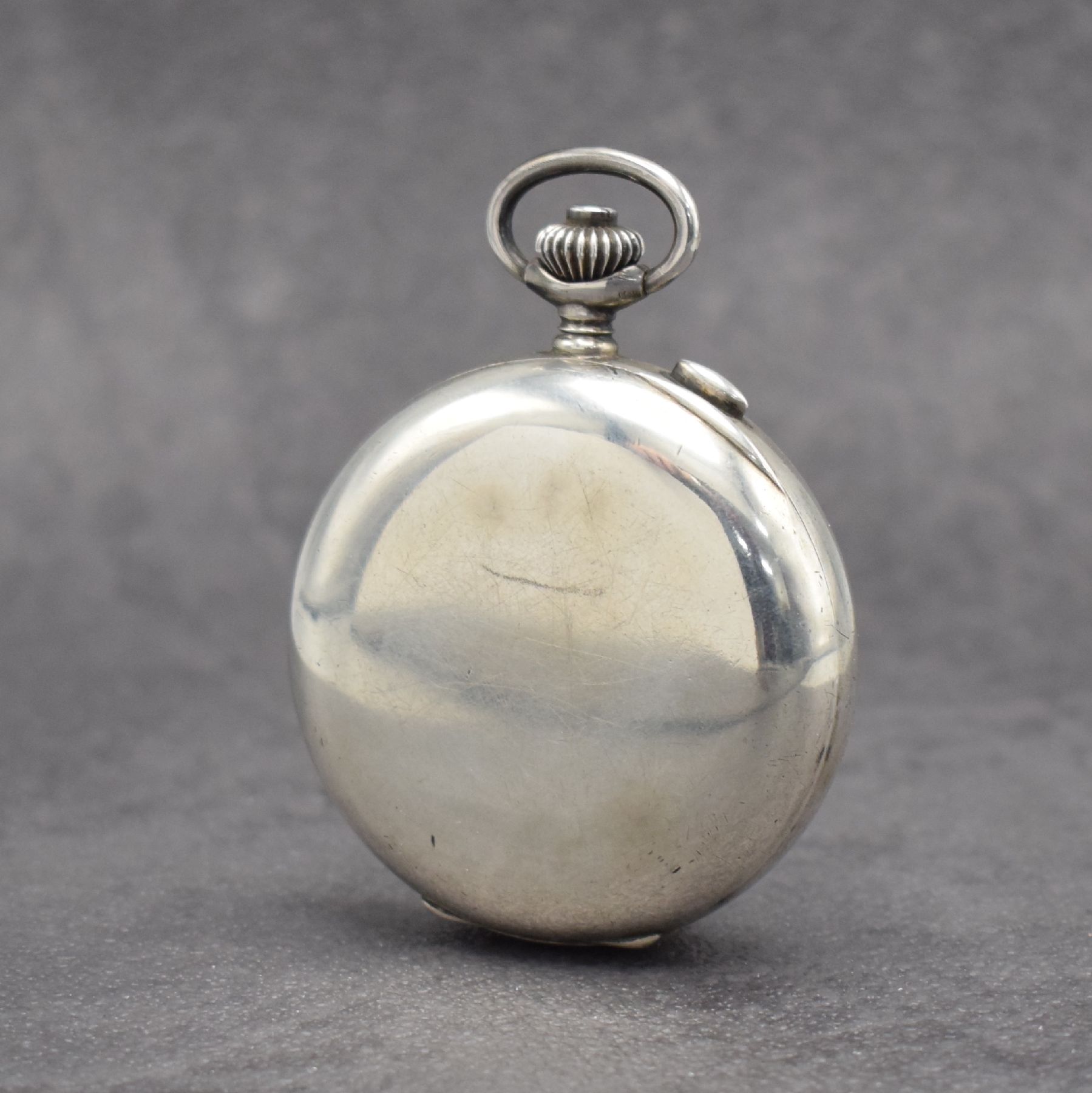 Detail a: ULYSSE NARDIN seltene Taschenuhr mit Chronograph Rattrapante in 925er Silber, Schweiz um 1930, glattes Geh., Silbercuvette, Emailzifferbl. m. arab. ...