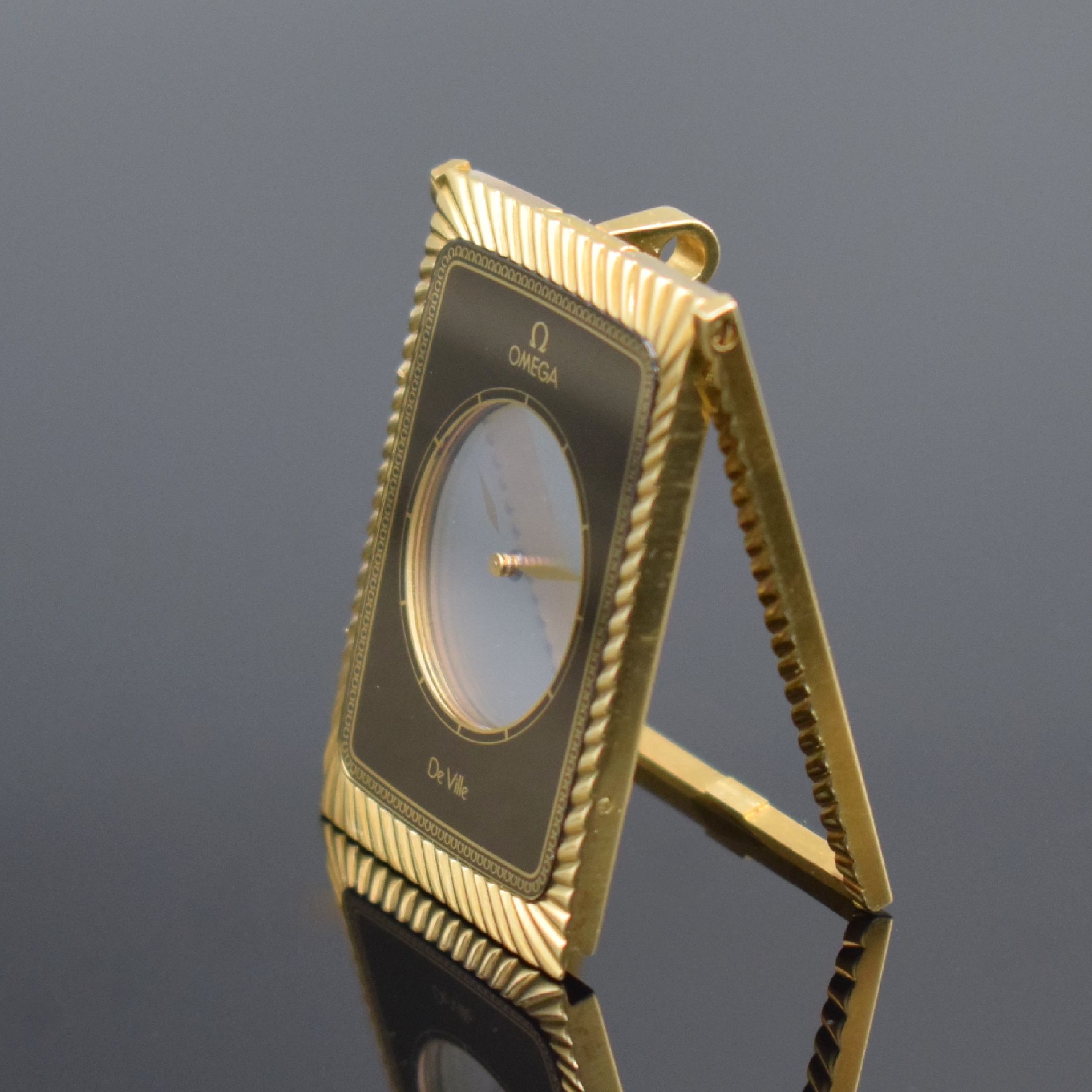 Detail a: OMEGA extrem seltene, ultraflache Anhängeuhr Modellserie "Magique" mit mysterieuser Zeitanzeige in GG 750/000 Referenz 191.8526, Schweiz ...