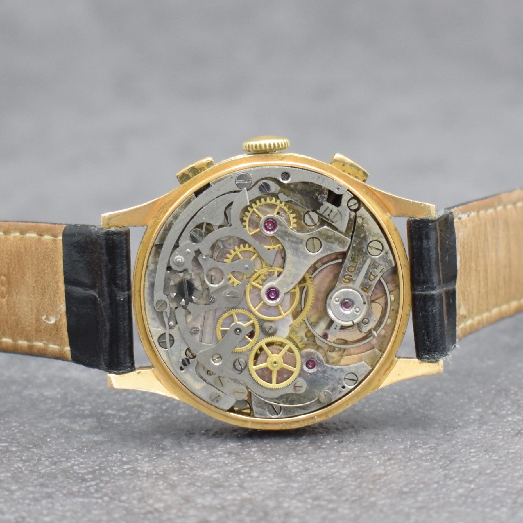 Detail e: ARDATH Schaltradchronograph in RoseG 750/000, Handaufzug, Schweiz 1940er Jahre, Boden & Glasrand aufgedr., Zifferbl. altersbed. fl./pat., 30 ...