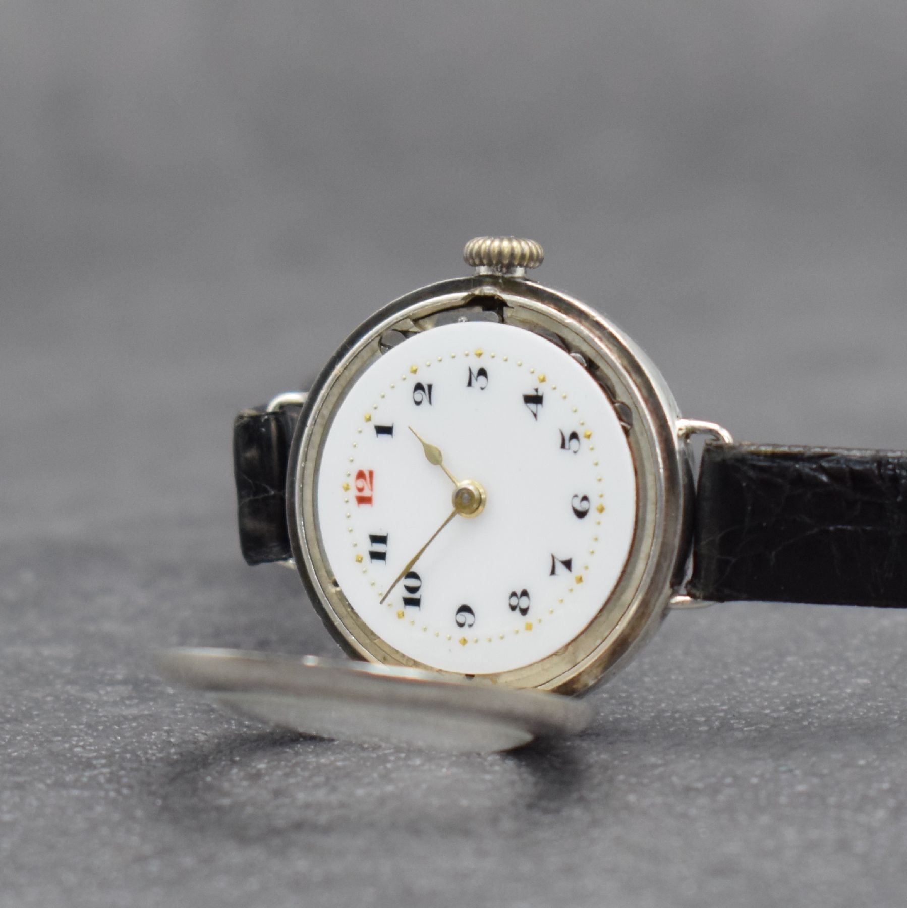 Detail b: ROLEX frühe Armbanduhr in Silber, Schweiz für England Hallmark 1915, Handaufzug, glattes Scharniergeh., Emailzifferbl. m. gold. Minuterie, rote 12, ...