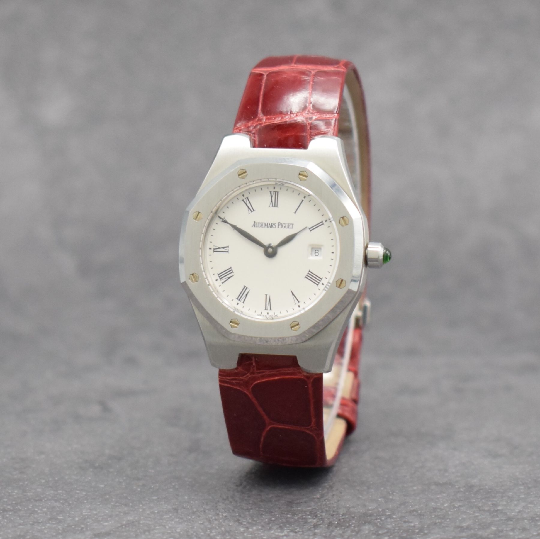 Detail b: AUDEMARS PIGUET Royal Oak Damenarmbanduhr in Stahl / Lederband, Schweiz lt. orig. Papier verkauft 2005, quarz, Ref. 66800 ST, octagonale Lünette ...
