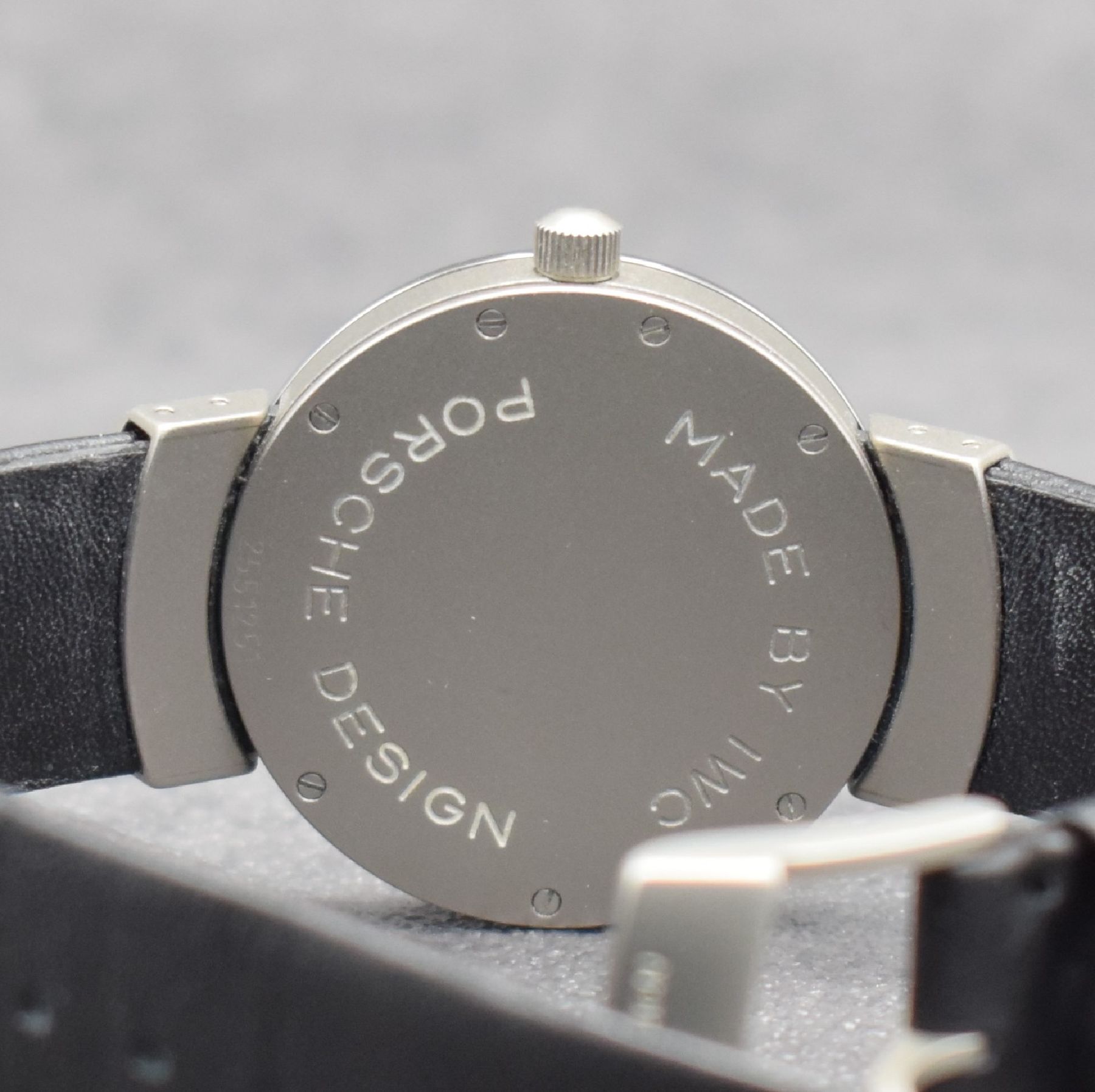 Detail e: IWC Porsche Design Titan Referenz 3520, Automatik, Schweiz verkauft lt. Rechnungskopie 1997, mattiertes Geh. m. pol. Lünette, Boden & Krone ...