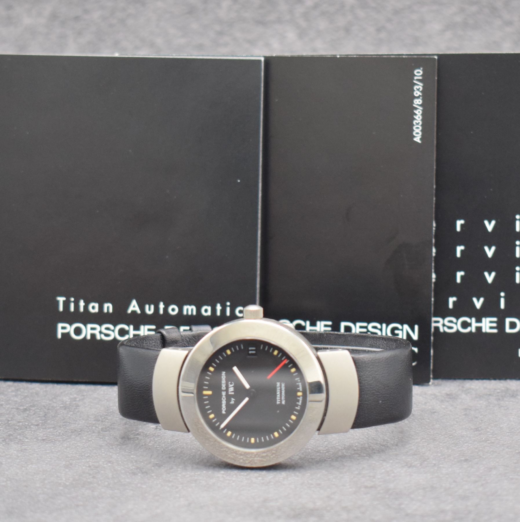 Detail g: IWC Porsche Design Titan Referenz 3520, Automatik, Schweiz verkauft lt. Rechnungskopie 1997, mattiertes Geh. m. pol. Lünette, Boden & Krone ...