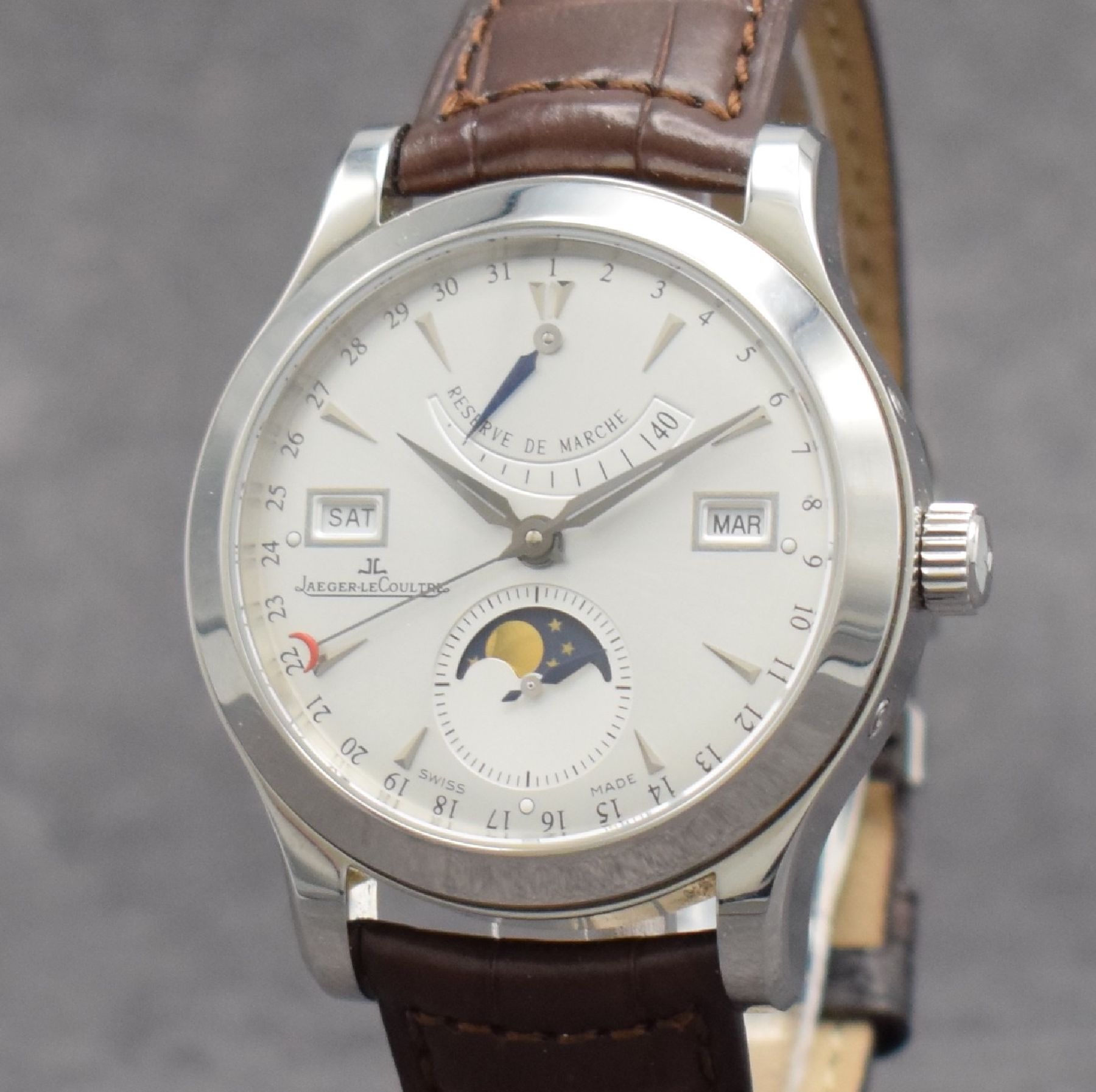 Detail c: Jaeger-LeCoultre Herrenarmbanduhr Master Calendar Referenz 147.8.41.S, Automatik, Edelstahlgeh. inkl. orig. Lederband m. dopp. Faltschl., beids. ...