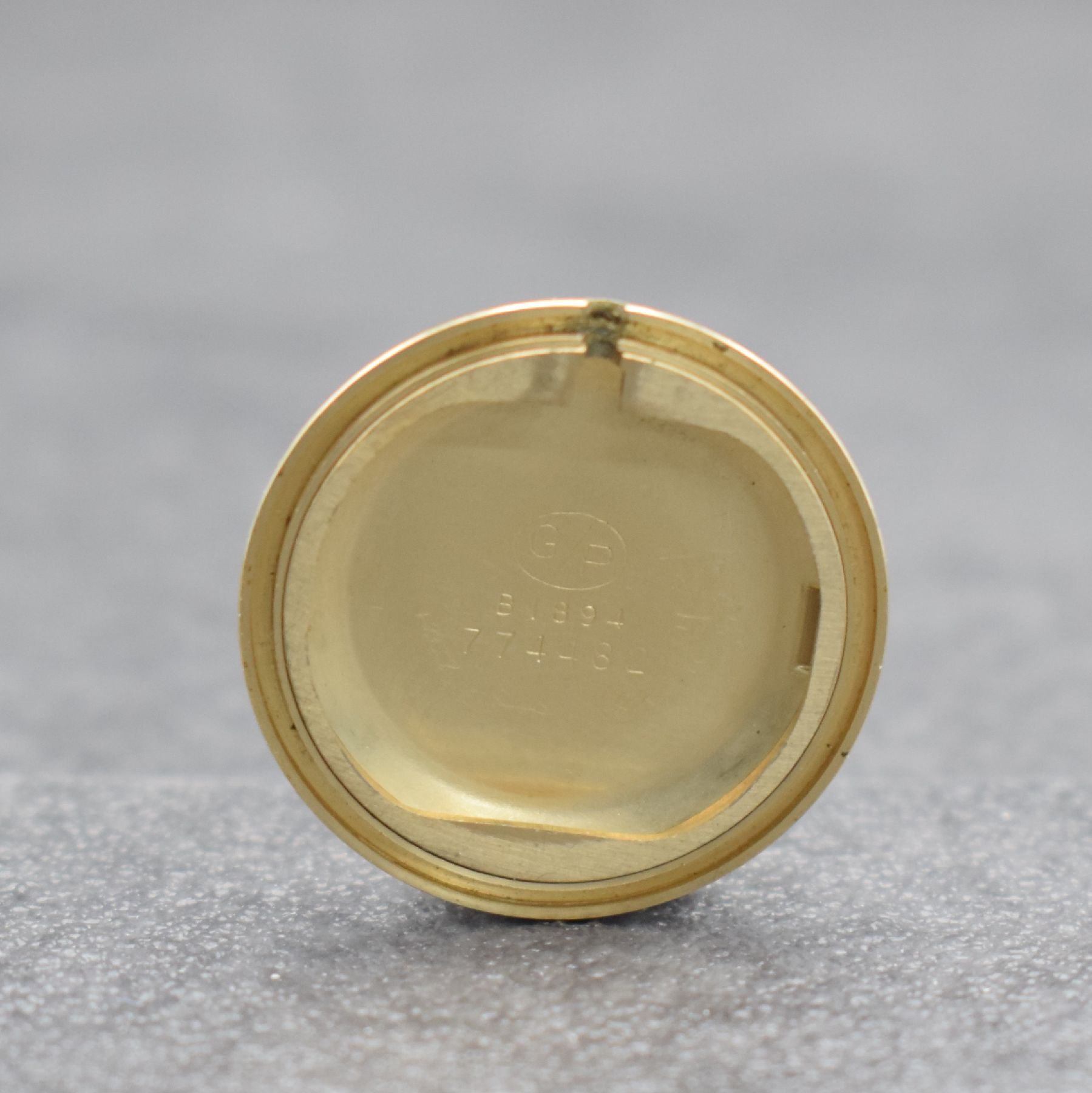 Detail f: GIRARD PERREGAUX Herrenarmbanduhr, Schweiz/USA um 1950, Handaufzug, 2-tlg. 14k- gold-filled Geh., Boden gedr., silb. Zifferbl. rest., gold. aufges. ...
