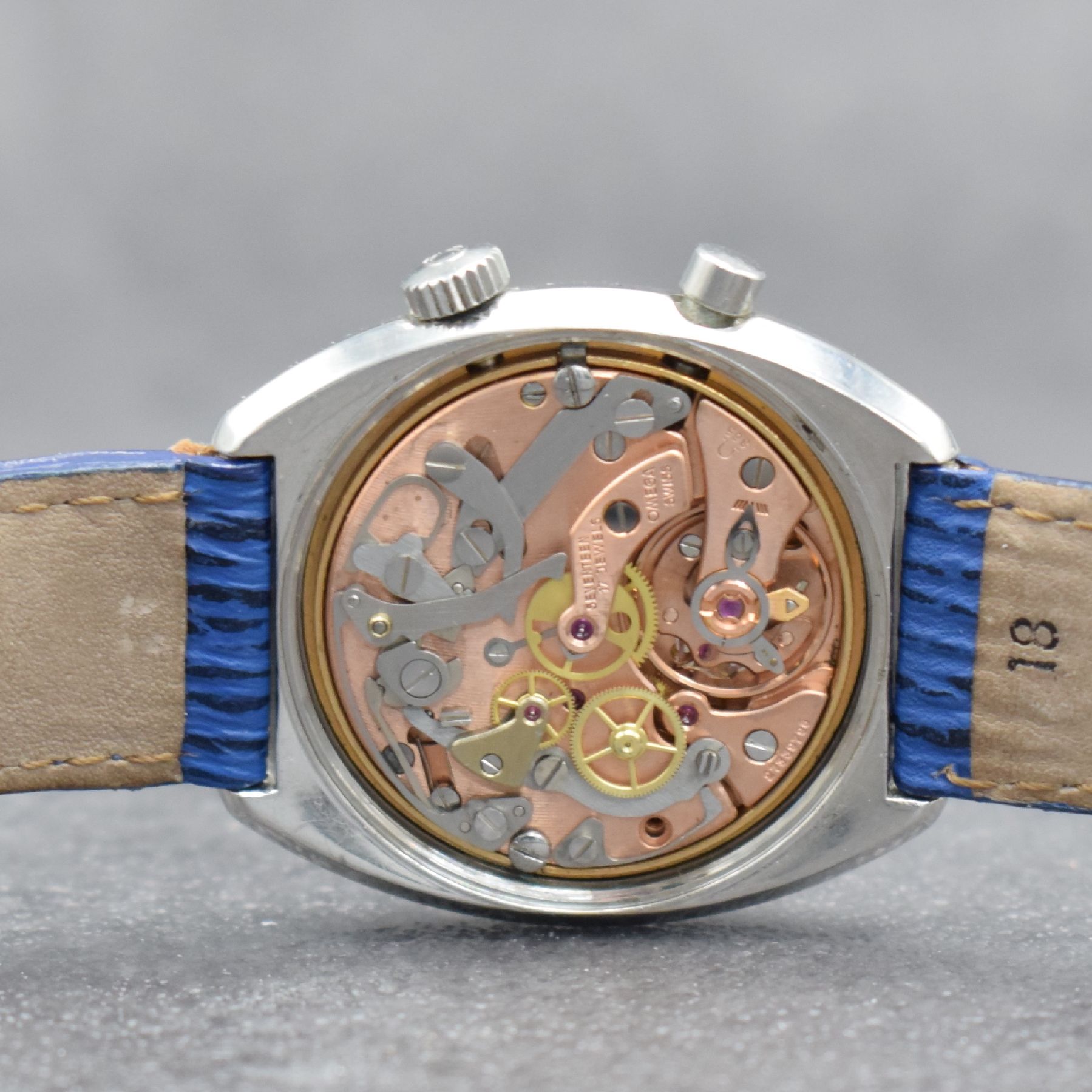 Detail f: OMEGA Geneve Chronostop Herrenarmbanduhr mit Stopp-Funktion, Schweiz um 1969, Handaufzug, Ref. 145.009, 2-teil. Edelstahlgeh., Boden verschr., blaues ...