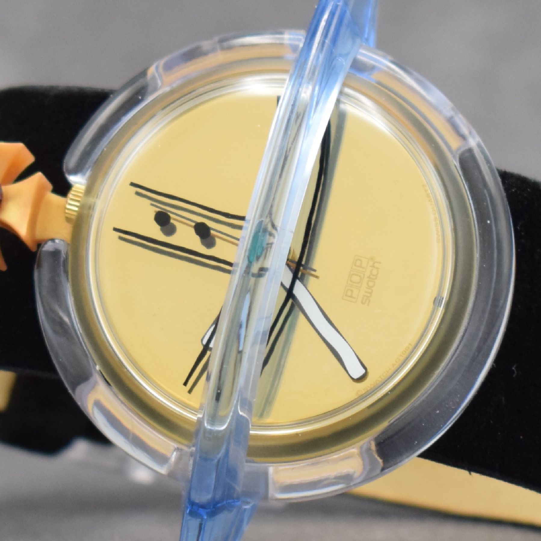 Detail b: POP SWATCH designed Vivian Westwood, Schweiz 1993, Ref. PWZ 104, quarz, auf 49.999 Stück limitiertes Sondermodell, orig. Satin- Lederband, opulentes ...