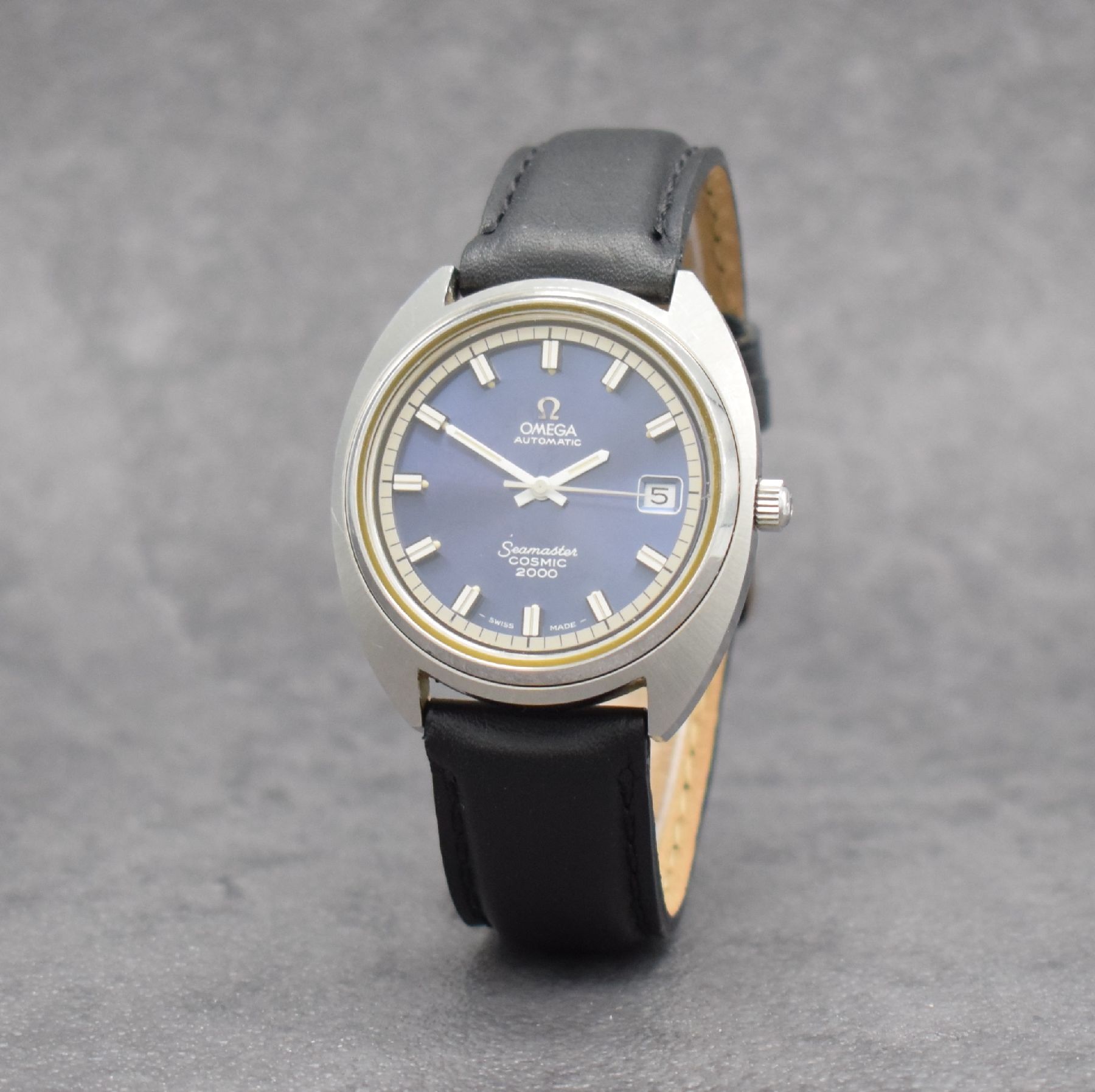 Detail b: OMEGA Herrenarmbanduhr Seamaster COSMIC 2000, Automatik, Schweiz um 1970, Edelstahl -Stülpgeh., Mineralflachgl., blaues Zifferbl. m. aufgel. ...