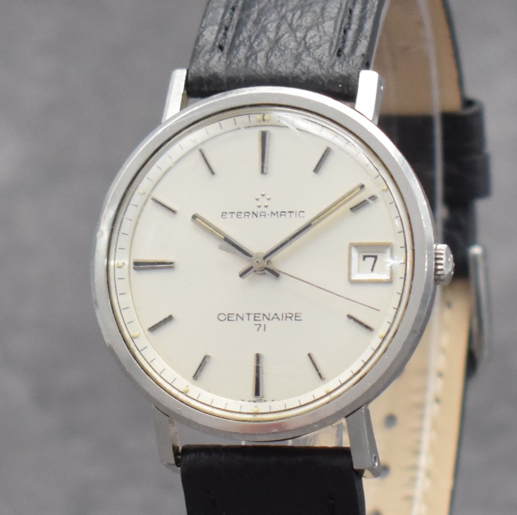Detail c: ETERNA-MATIC Centenaire 71 Herrenarmbanduhr Referenz 106 IVT, Schweiz 1970er Jahre, Automatik, Edelstahlgeh., Boden geschr., silb. Zifferbl. m. ...