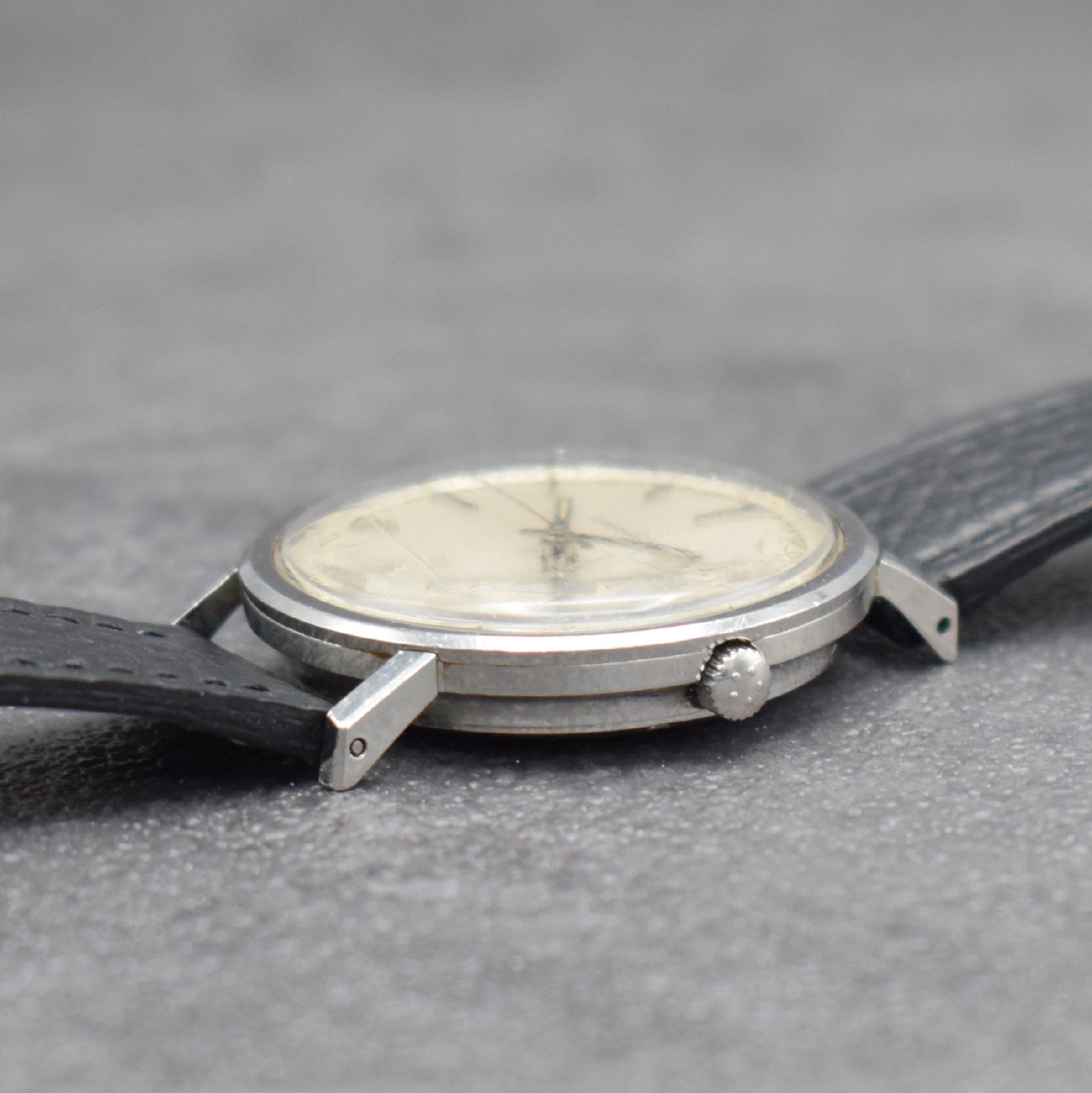 Detail d: ETERNA-MATIC Centenaire 71 Herrenarmbanduhr Referenz 106 IVT, Schweiz 1970er Jahre, Automatik, Edelstahlgeh., Boden geschr., silb. Zifferbl. m. ...