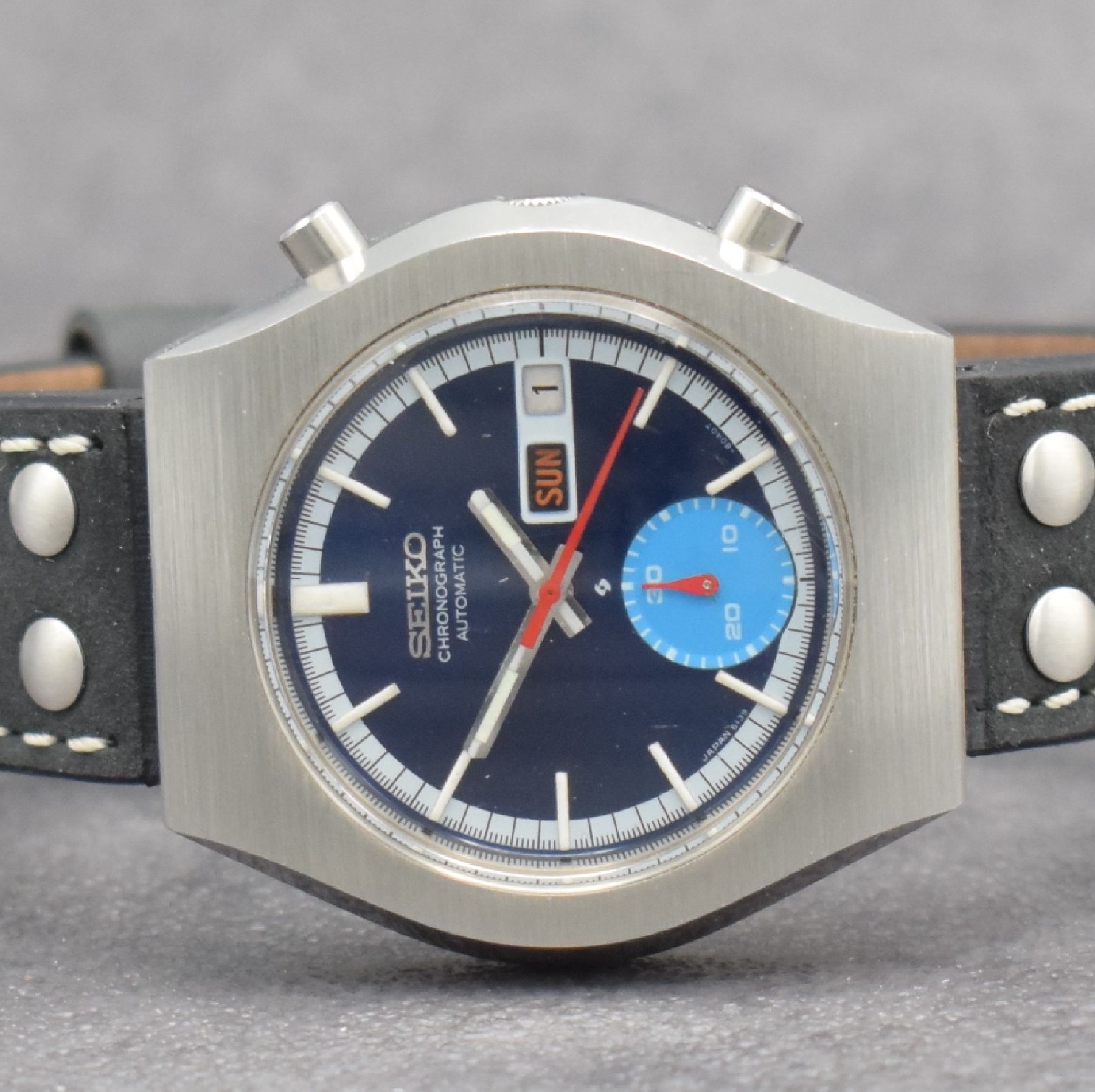 Detail a: SEIKO Schaltradchronograph Referenz 6139- 8020, Automatik, Japan um 1970, Edelstahlgeh., Boden verschr., blaues Zifferbl., Anz. v. Std., Min., Tag, ...