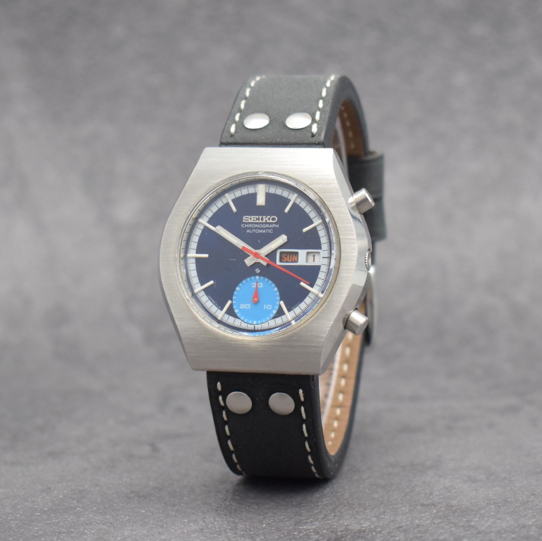 Detail b: SEIKO Schaltradchronograph Referenz 6139- 8020, Automatik, Japan um 1970, Edelstahlgeh., Boden verschr., blaues Zifferbl., Anz. v. Std., Min., Tag, ...