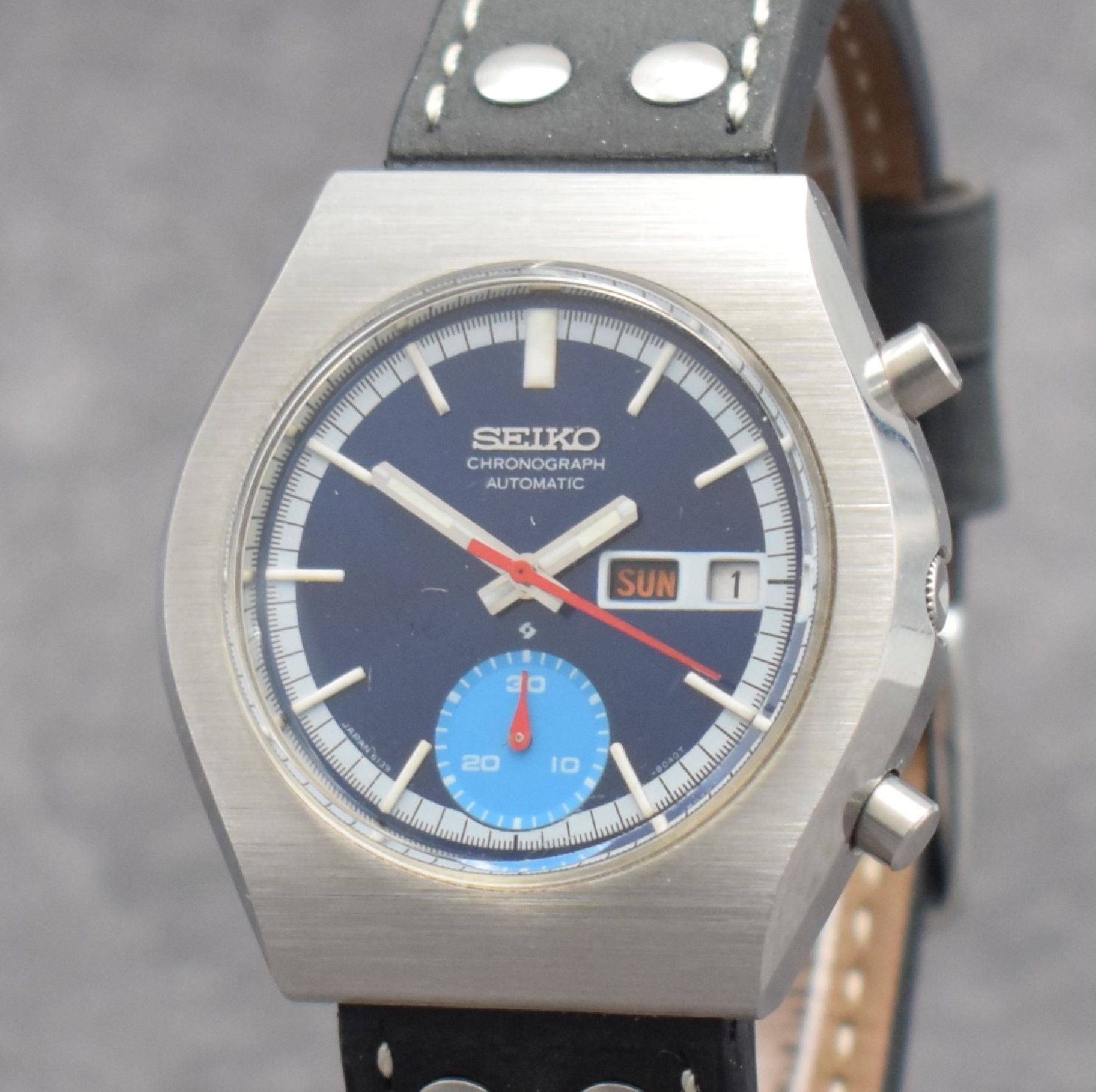 Detail c: SEIKO Schaltradchronograph Referenz 6139- 8020, Automatik, Japan um 1970, Edelstahlgeh., Boden verschr., blaues Zifferbl., Anz. v. Std., Min., Tag, ...
