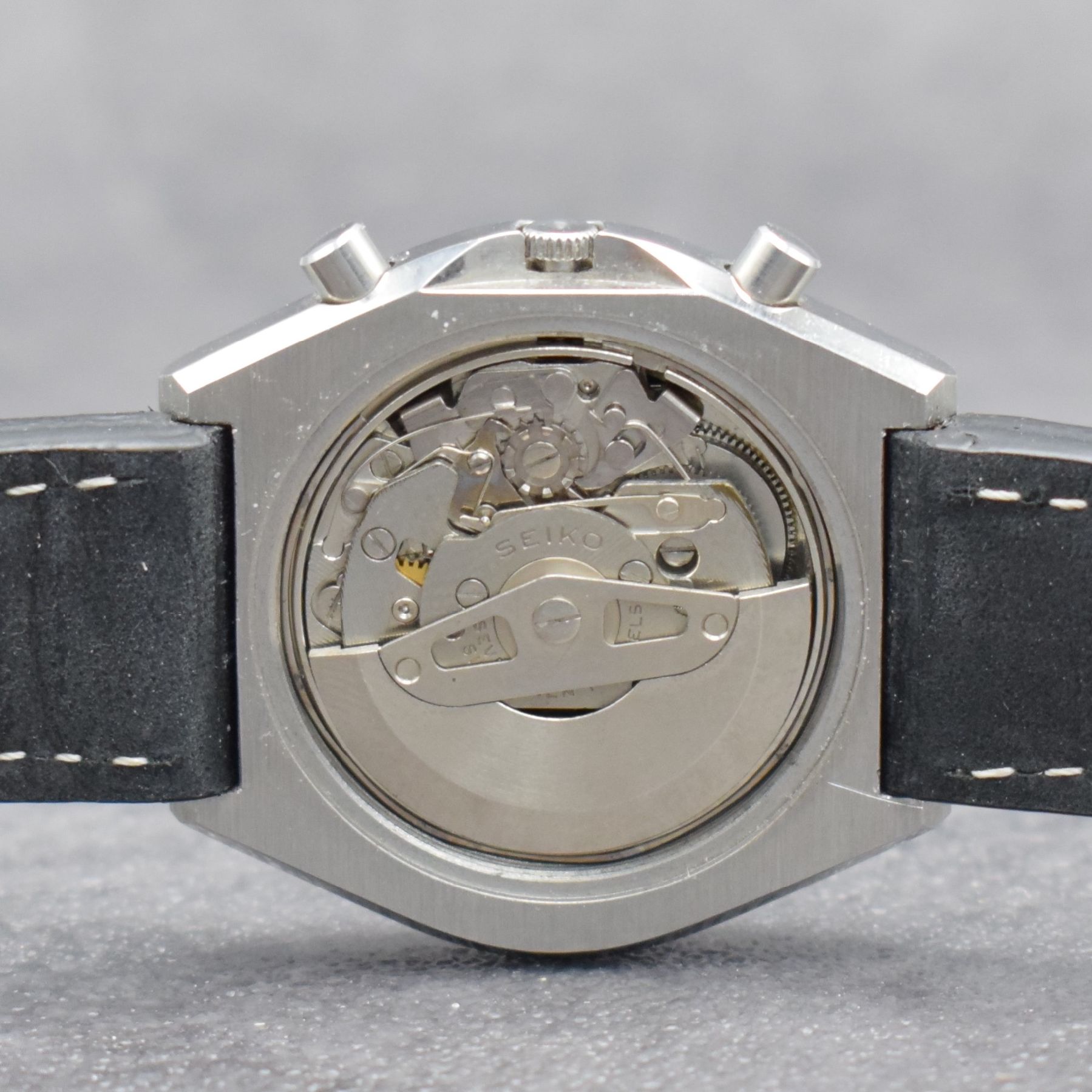 Detail e: SEIKO Schaltradchronograph Referenz 6139- 8020, Automatik, Japan um 1970, Edelstahlgeh., Boden verschr., blaues Zifferbl., Anz. v. Std., Min., Tag, ...