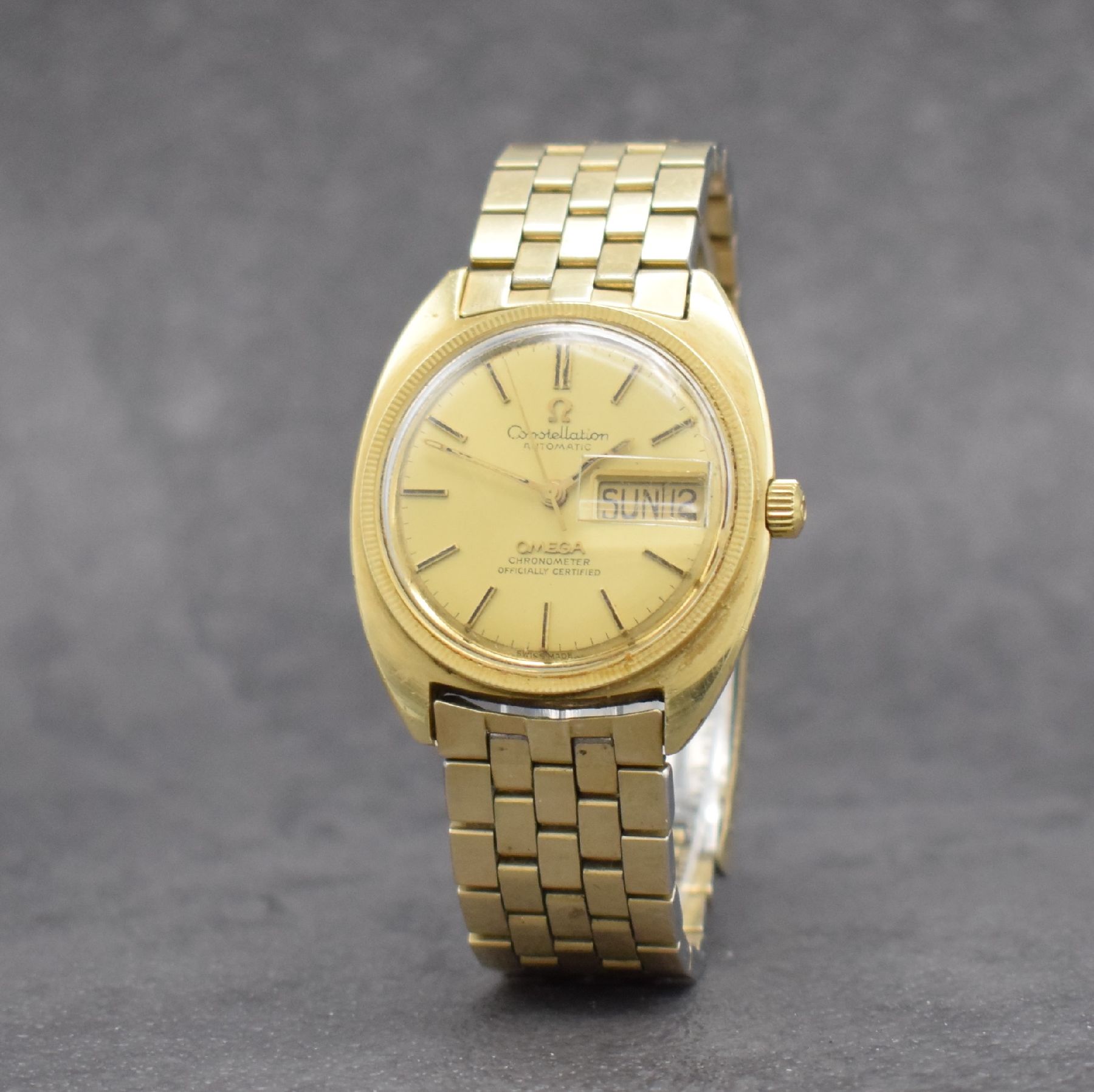 Detail b: OMEGA Herrenarmbanduhr Constellation Chronometer, Automatik, Schweiz um 1969, Ref. CD 168.029, Edelstahlgeh. m. Goldhaube inkl. verg. orig. ...