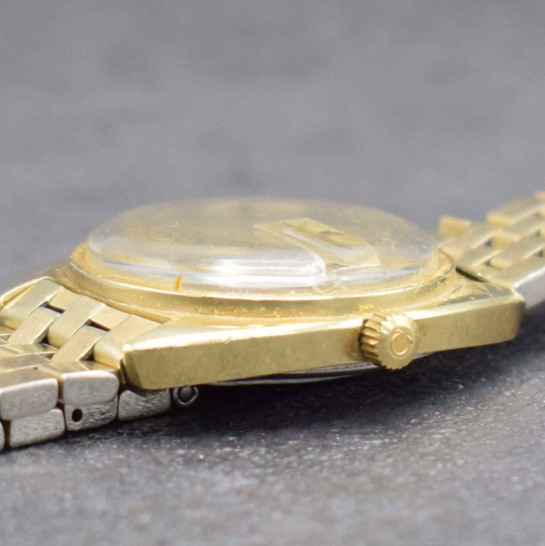 Detail e: OMEGA Herrenarmbanduhr Constellation Chronometer, Automatik, Schweiz um 1969, Ref. CD 168.029, Edelstahlgeh. m. Goldhaube inkl. verg. orig. ...