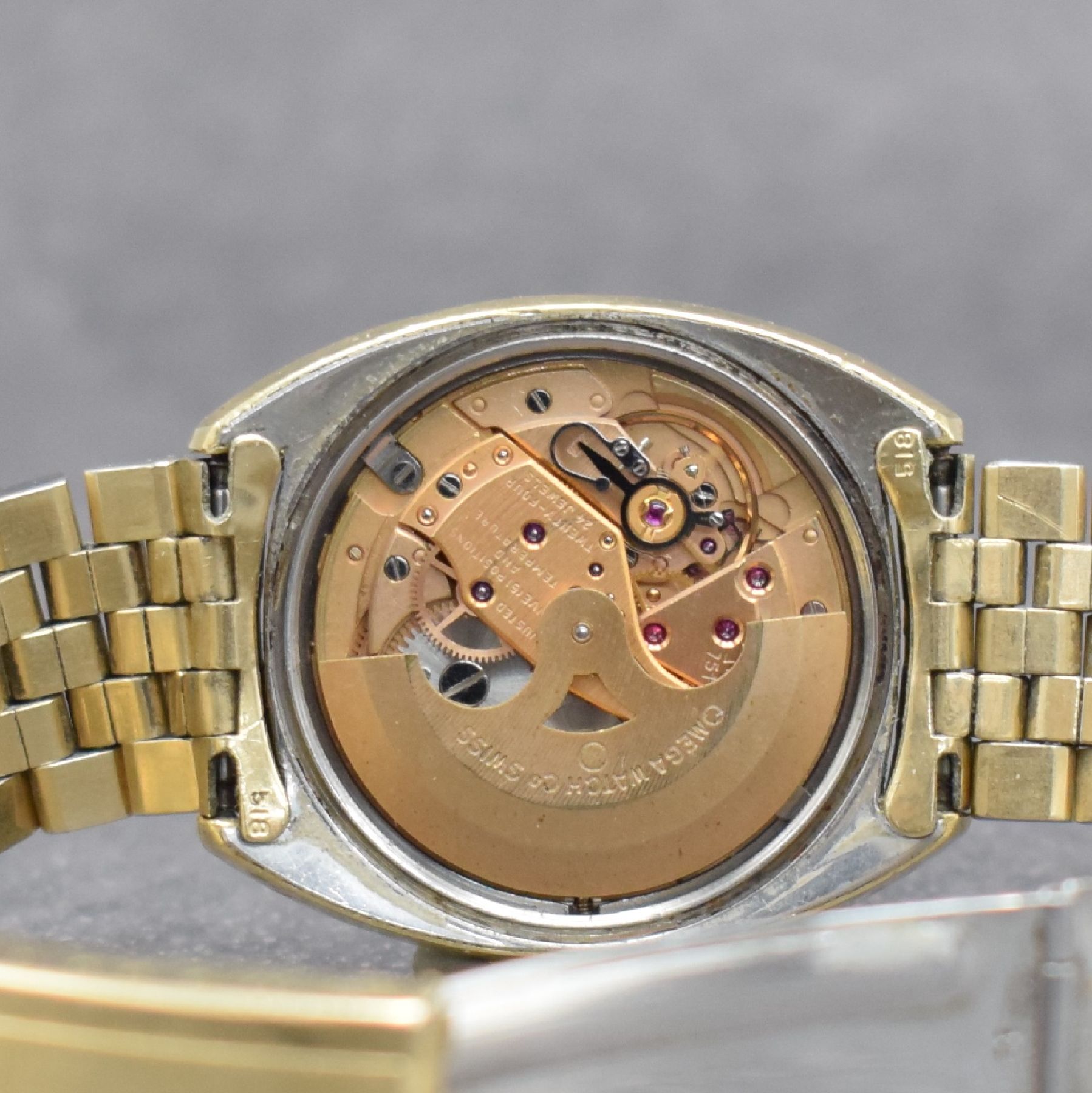 Detail h: OMEGA Herrenarmbanduhr Constellation Chronometer, Automatik, Schweiz um 1969, Ref. CD 168.029, Edelstahlgeh. m. Goldhaube inkl. verg. orig. ...