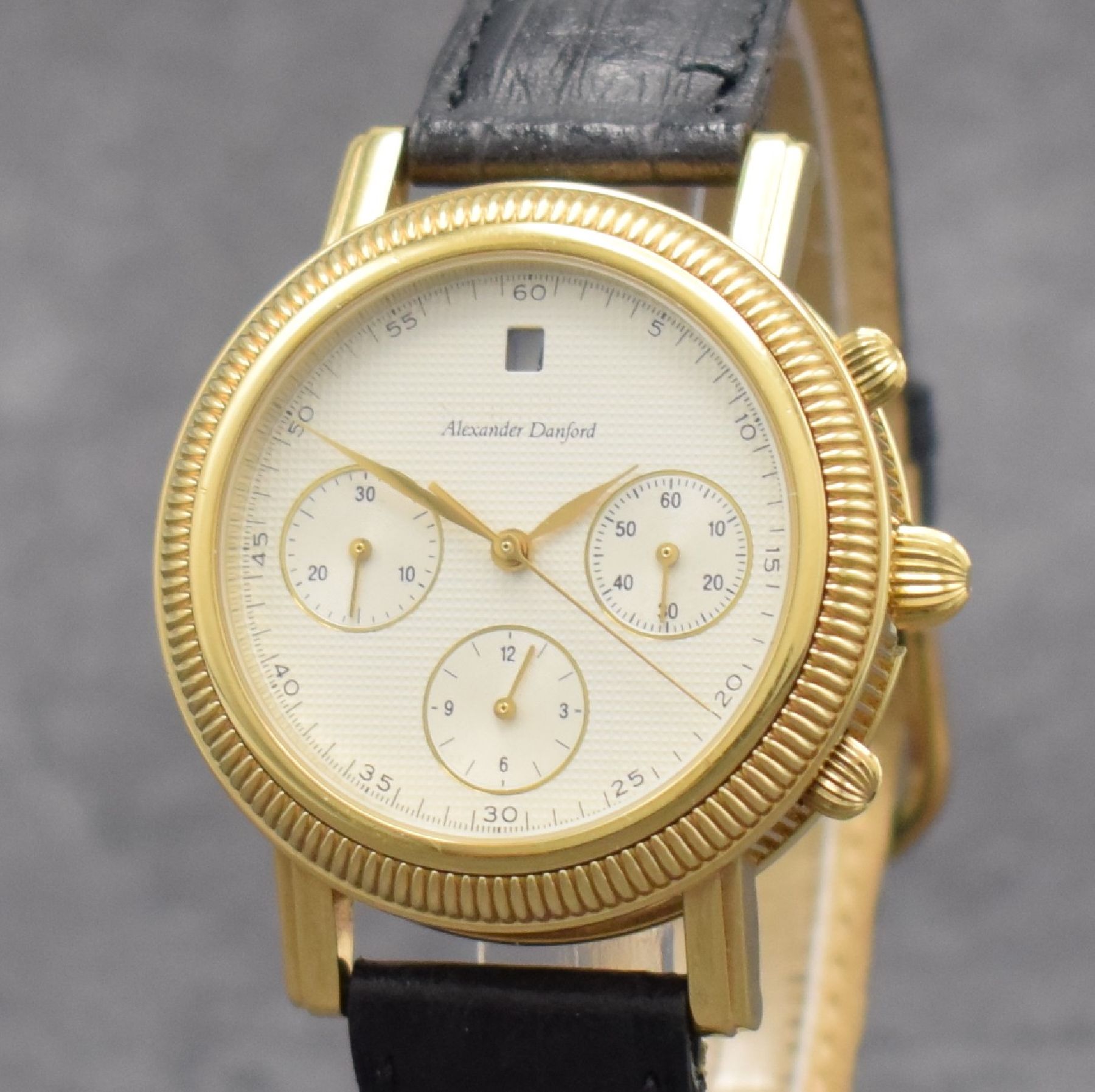 Detail c: ALEXANDER DANFORD Herrenchronograph, Schweiz um 2000, Automatik, verg., beids. vergl. Geh. m. Riffel-Lünette & Münzrand, Boden & Glasrand aufgedr., ...