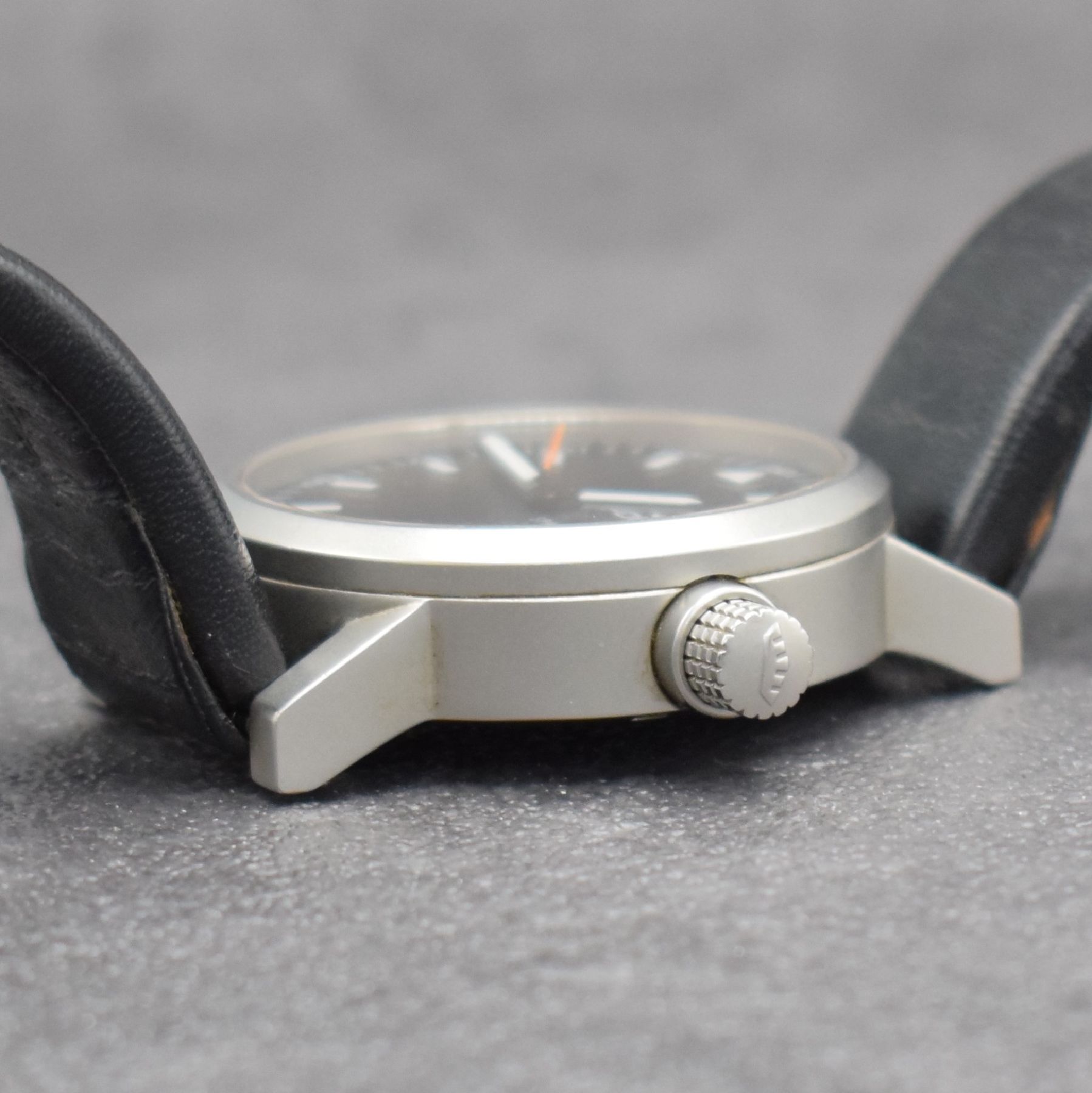 Detail e: FORTIS Spacematic Herrenarmbanduhr, Schweiz um 2005, Automatik, Ref. 623.22.158.1, Stahlgeh., Boden geschr., orig. Lederband m. orig. Dornschl., ...