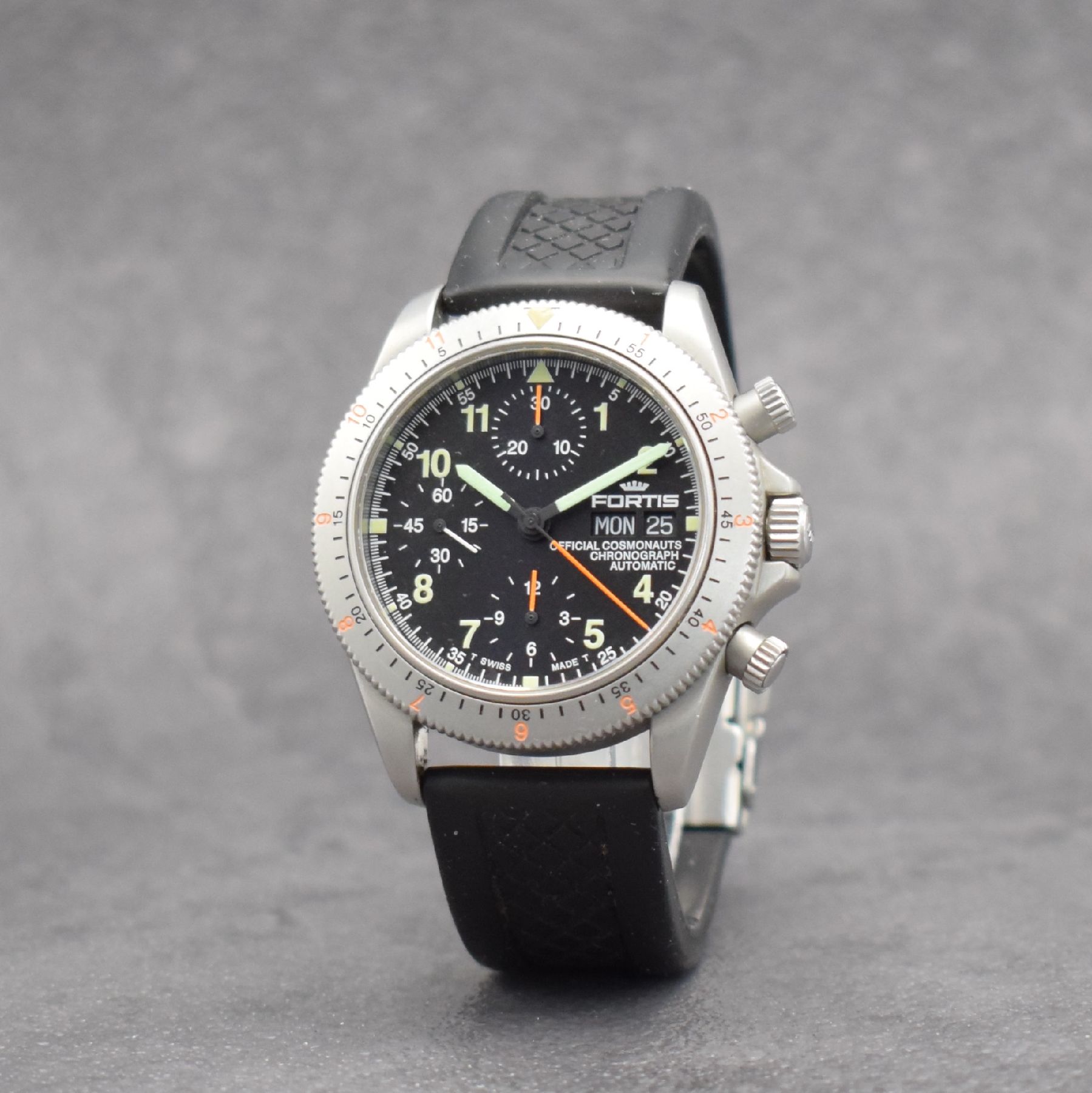 Detail b: FORTIS Official Cosmonauts Chronograph Herrenarmbanduhr, Schweiz um 1995, Automatik, Ref. 632.22.141. verschr. Stahlgeh., neutr. Kautschukband m. ...