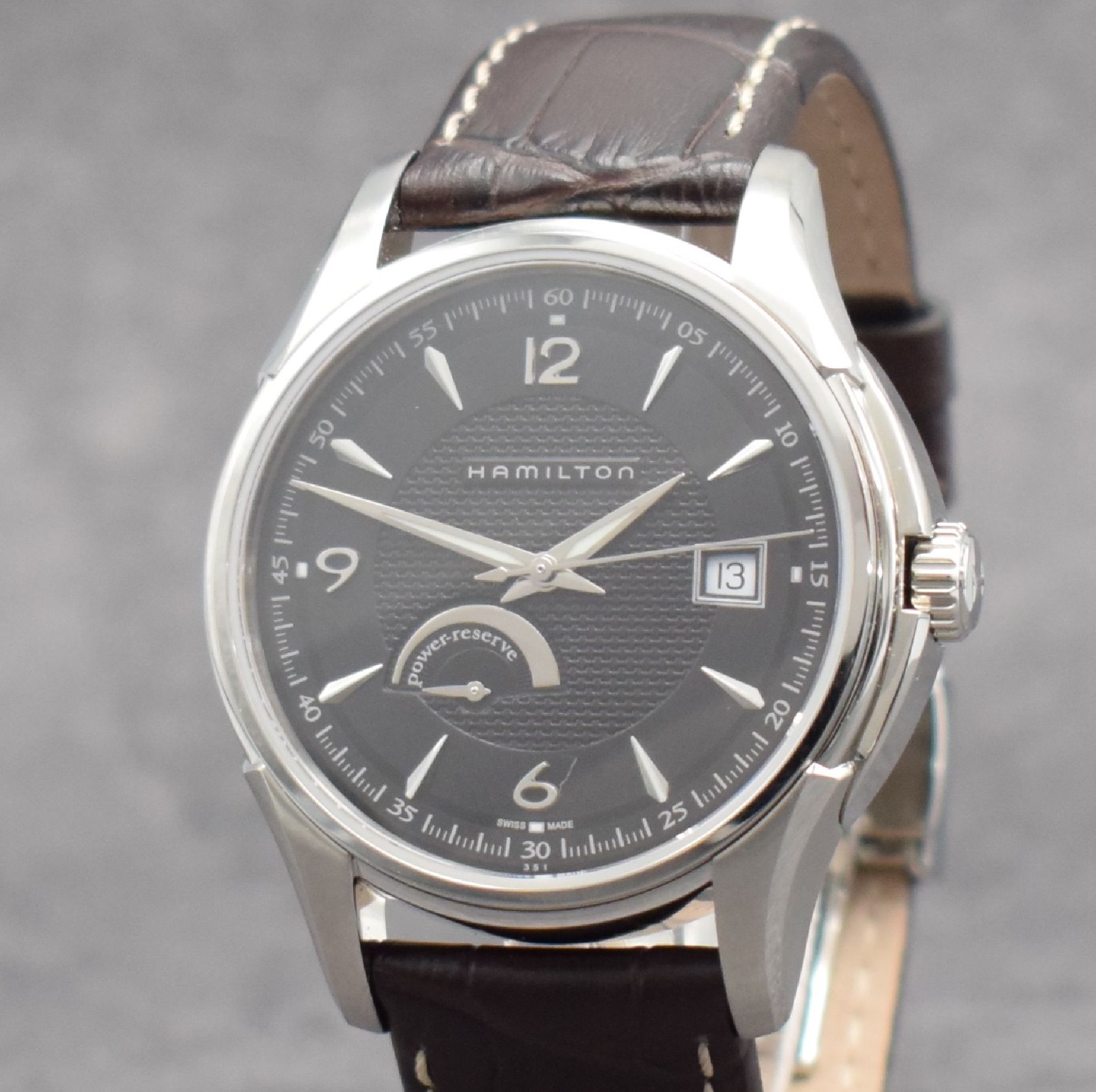 Detail a: HAMILTON Jazzmaster Herrenarmbanduhr mit Gangreserveanzeige, Schweiz um 2008, Automatik, Ref. H325190, beids. vergl. Edelstahlgeh., Boden verschr., ...