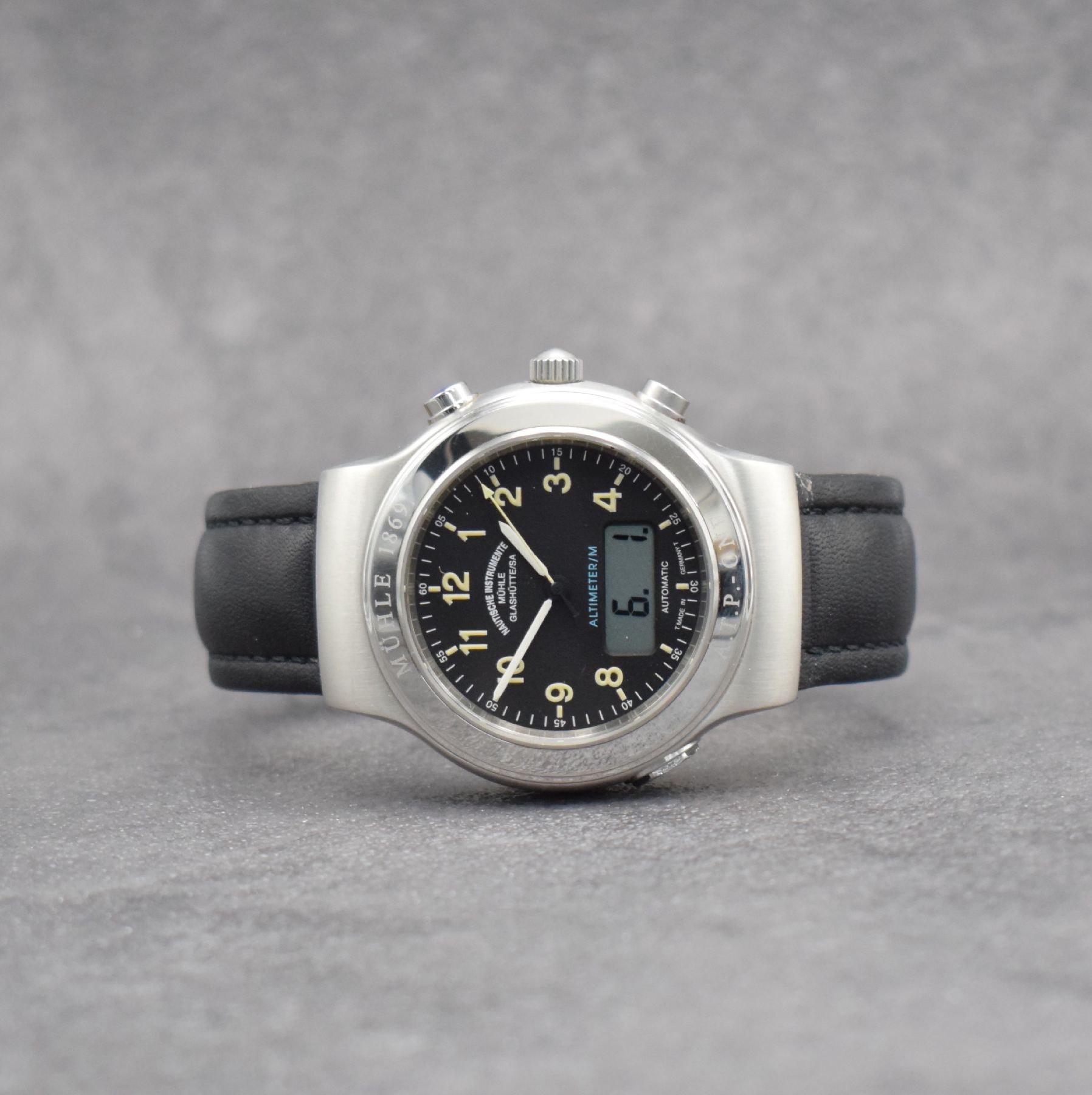 MÜHLE Glashütte/SA Nautische Instrumente Altimeter/M Herrenarmbanduhr, Schweiz um 2005, Automatik m. elektronisch. Höhenmesser, massives beids. ...
