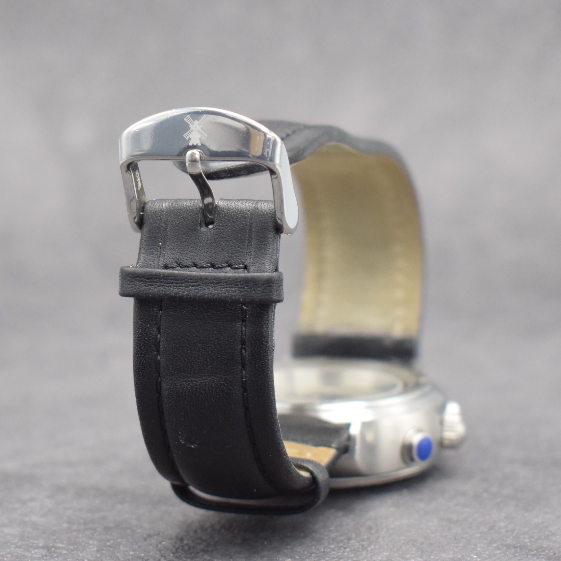 Detail d: MÜHLE Glashütte/SA Nautische Instrumente Altimeter/M Herrenarmbanduhr, Schweiz um 2005, Automatik m. elektronisch. Höhenmesser, massives beids. ...