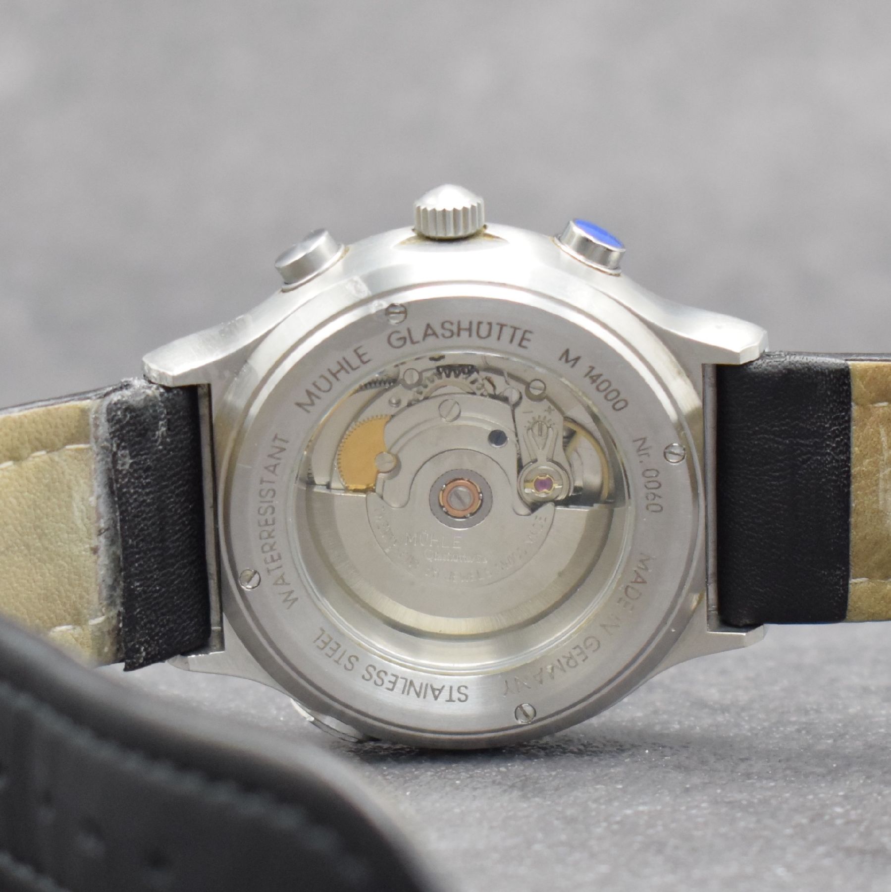 Detail f: MÜHLE Glashütte/SA Nautische Instrumente Altimeter/M Herrenarmbanduhr, Schweiz um 2005, Automatik m. elektronisch. Höhenmesser, massives beids. ...