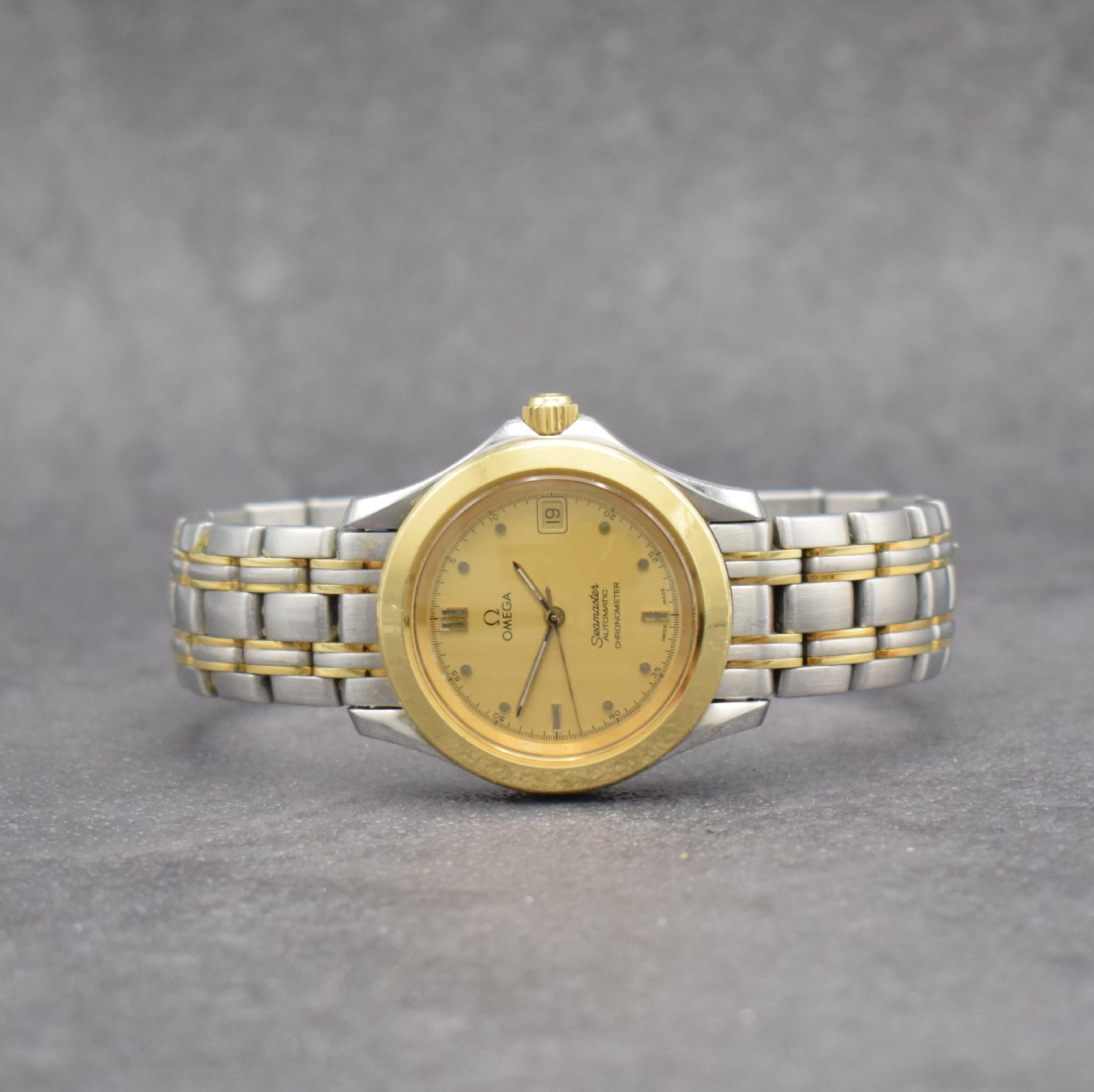 OMEGA Herrenarmbanduhr Serie Seamaster, Schweiz um 1996, 168.1501, Edelstahl/Gold kombiniert inkl. Gliederband m. Faltschl., bomb. Saphirglas, Boden ...