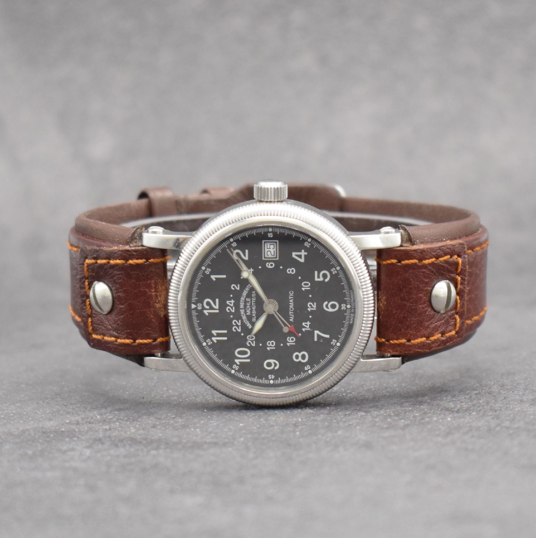 MÜHLE Glashütte/SA Nautische Instrumente Herrenarmbanduhr mit 2er Zeitzone, Deutschland um 2000, Automatik, Ref. M 13140, beids. vergl. & verschr. ...