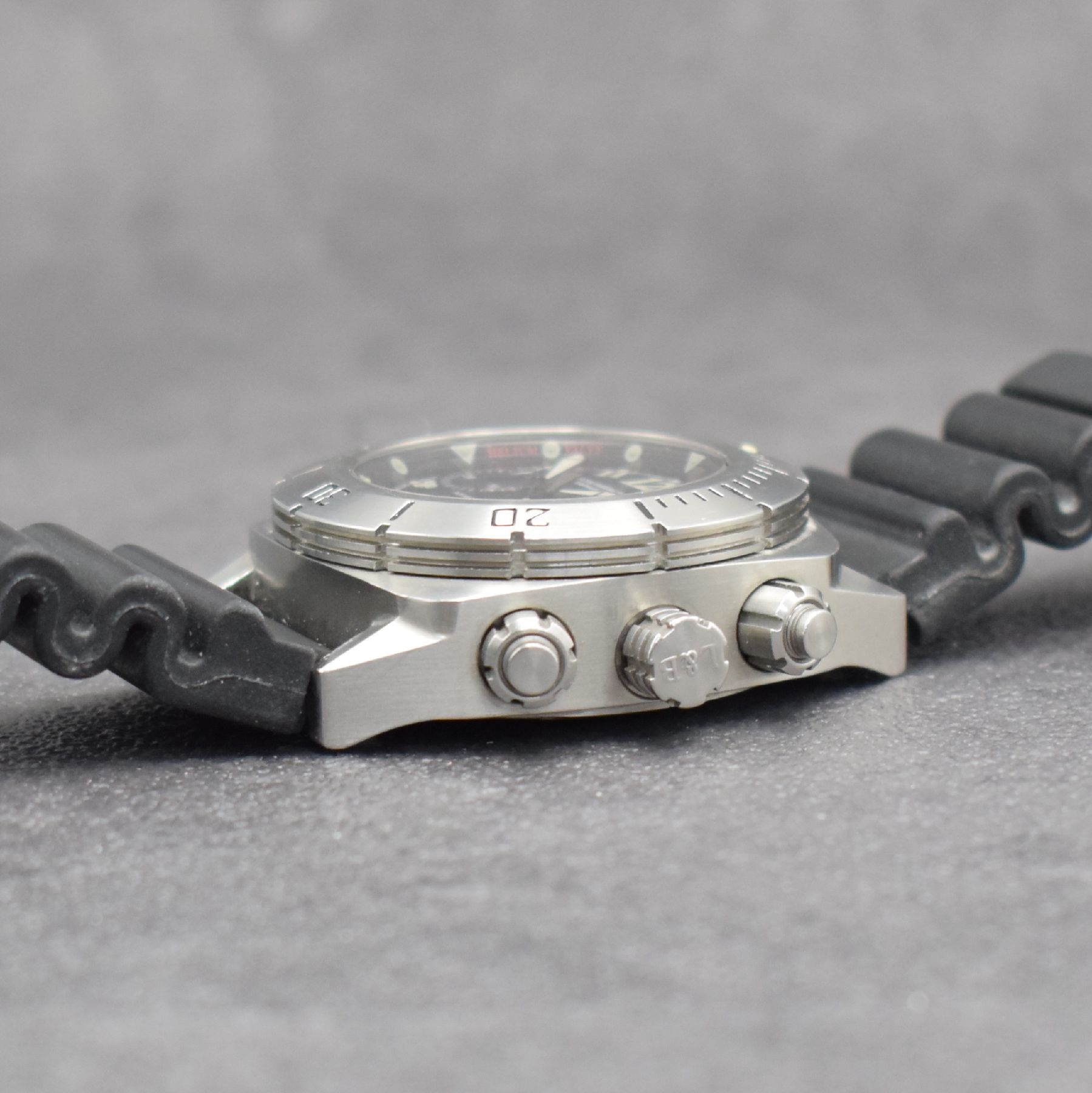 Detail e: SCHAUMBURG WATCH Aquamatic Professional 3300ft/1000m Herrenarmbanduhr mit Chronograph, Deutschland um 2008, Automatik, verschr. Geh. in Stahl, eins. ...