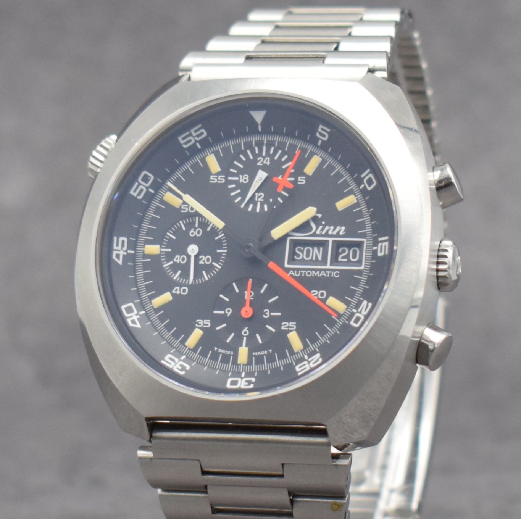 Detail c: SINN seltene Herrenarmbanduhr mit Chronograph Referenz 140/42 anlässlich der ersten deutschen Spacelab Mission, Schweiz/Deutschland um 1990, ...