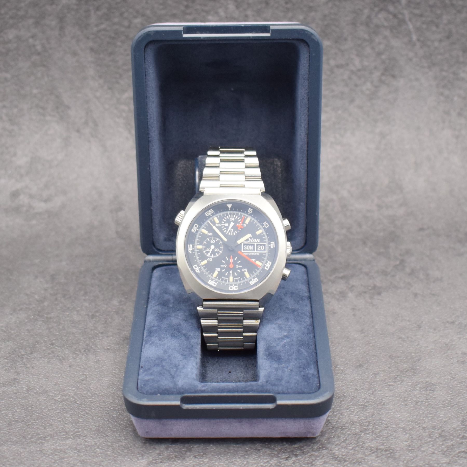 Detail g: SINN seltene Herrenarmbanduhr mit Chronograph Referenz 140/42 anlässlich der ersten deutschen Spacelab Mission, Schweiz/Deutschland um 1990, ...