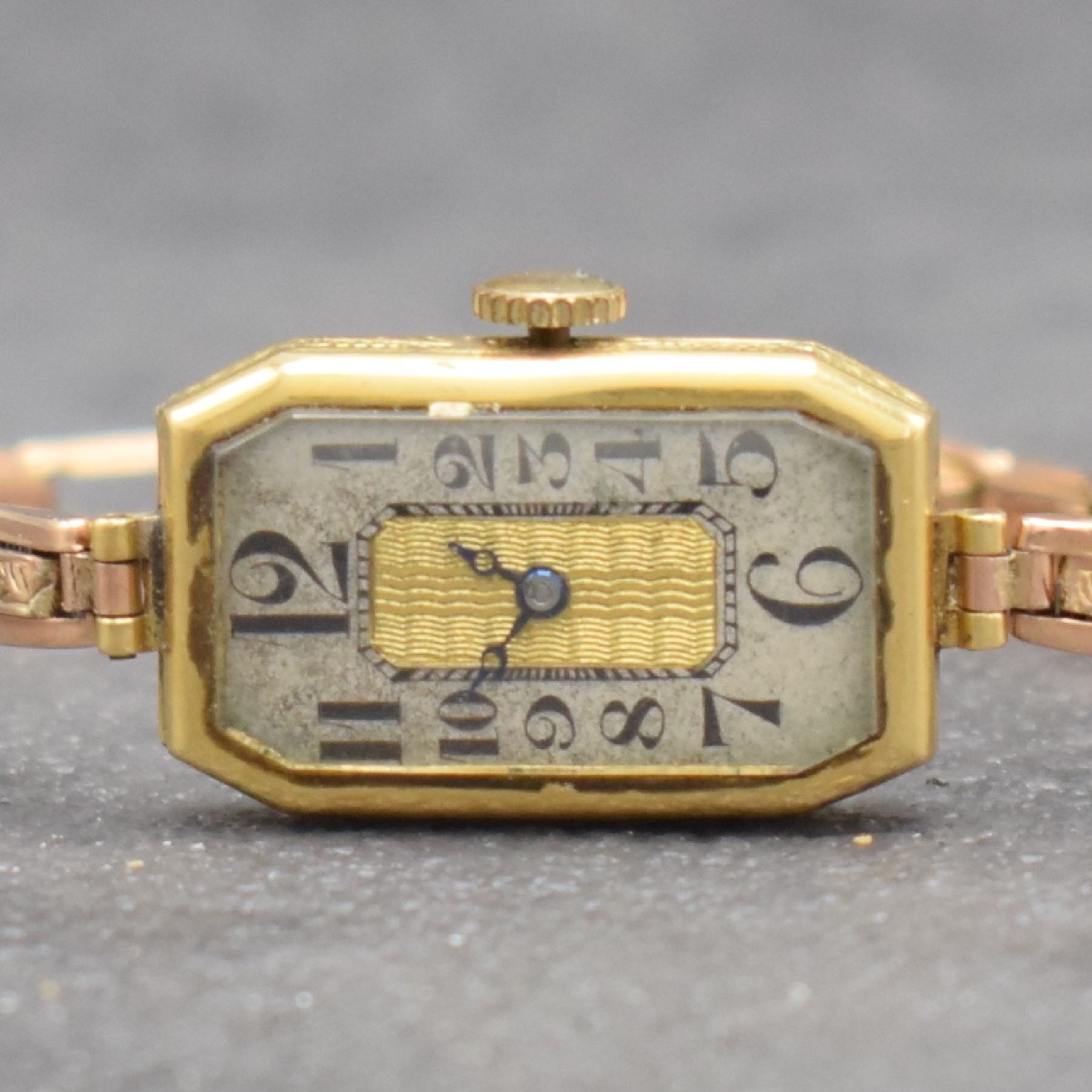 Detail d: Konvolut: 3 Damenarmbanduhren in Gold, versch. Fertigungszeiten, 2 x Handaufzug, 1 x Automatik, 2 x GG 750/000, 1 x in GG 585/000, 1 x an RG 375/000 ...