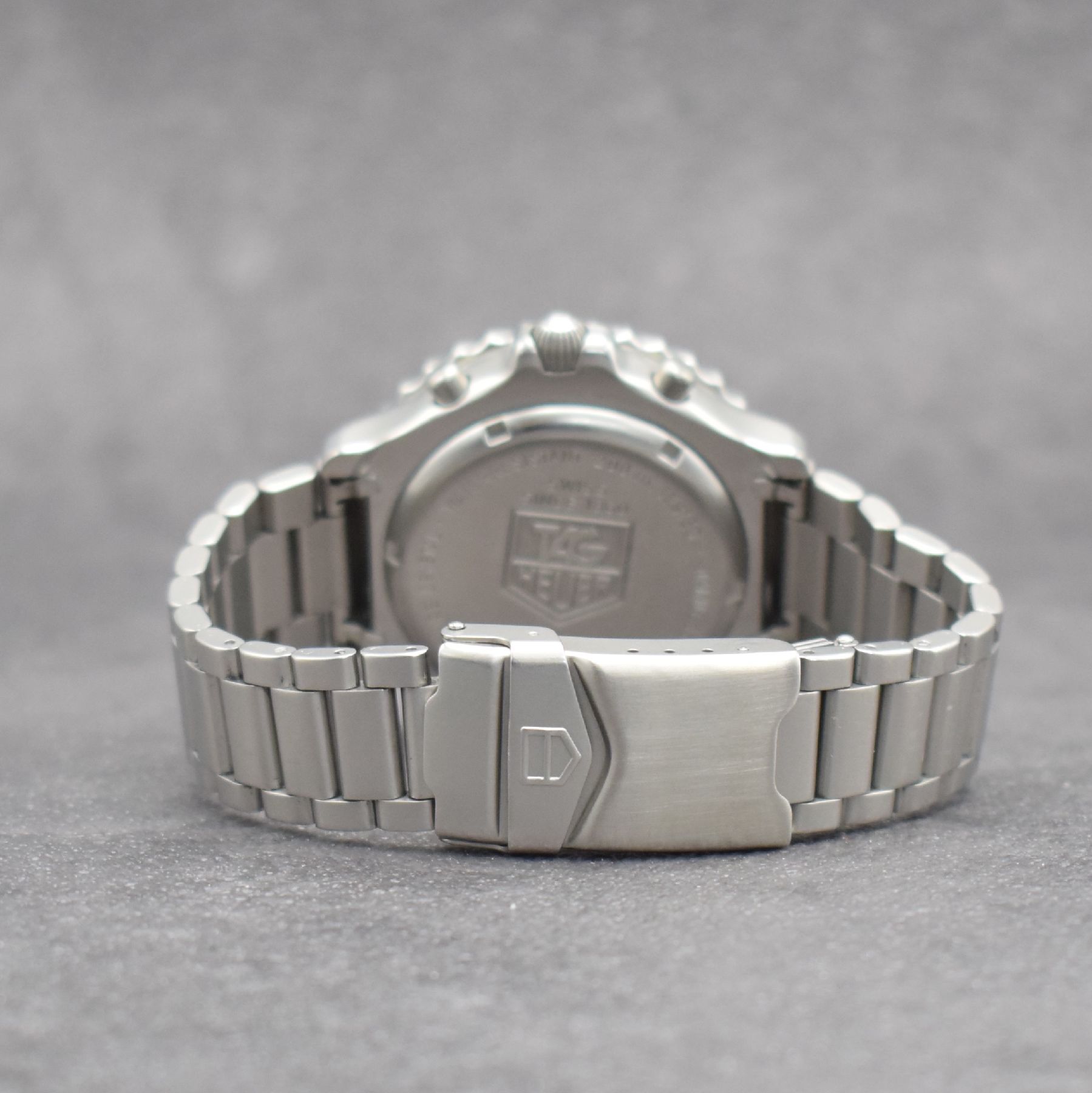 Detail d: TAG HEUER Pilot Herrenarmbanduhr mit Chronograph, Schweiz um 1995, quarz, Ref. CS1111-0, verschr. Edelstahlgeh. inkl. Band m. Faltschl., beids. ...