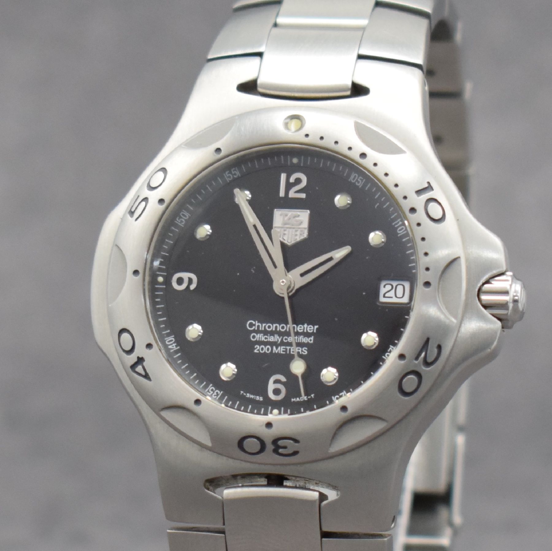Detail a: TAG HEUER Herrenarmbanduhr Modellserie Kirium, Schweiz um 2000, Automatik, Chronometer in Edelstahl inkl. Gliederband, Boden & Krone verschr., eins. ...