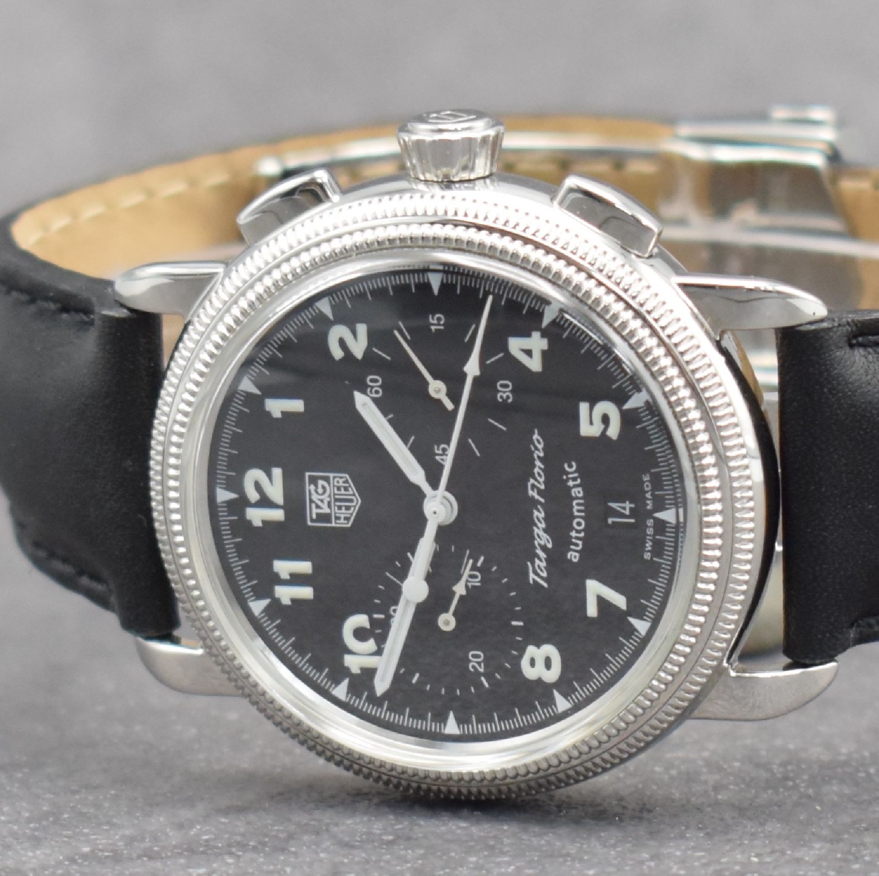 Detail b: TAG HEUER Herrenarmbanduhr mit Chronograph Modell TARGA FLORIO, Schweiz um 2002, Automatik, Ref. CX2112, Edelstahlgeh., Lederband m. orig. Faltschl. ...