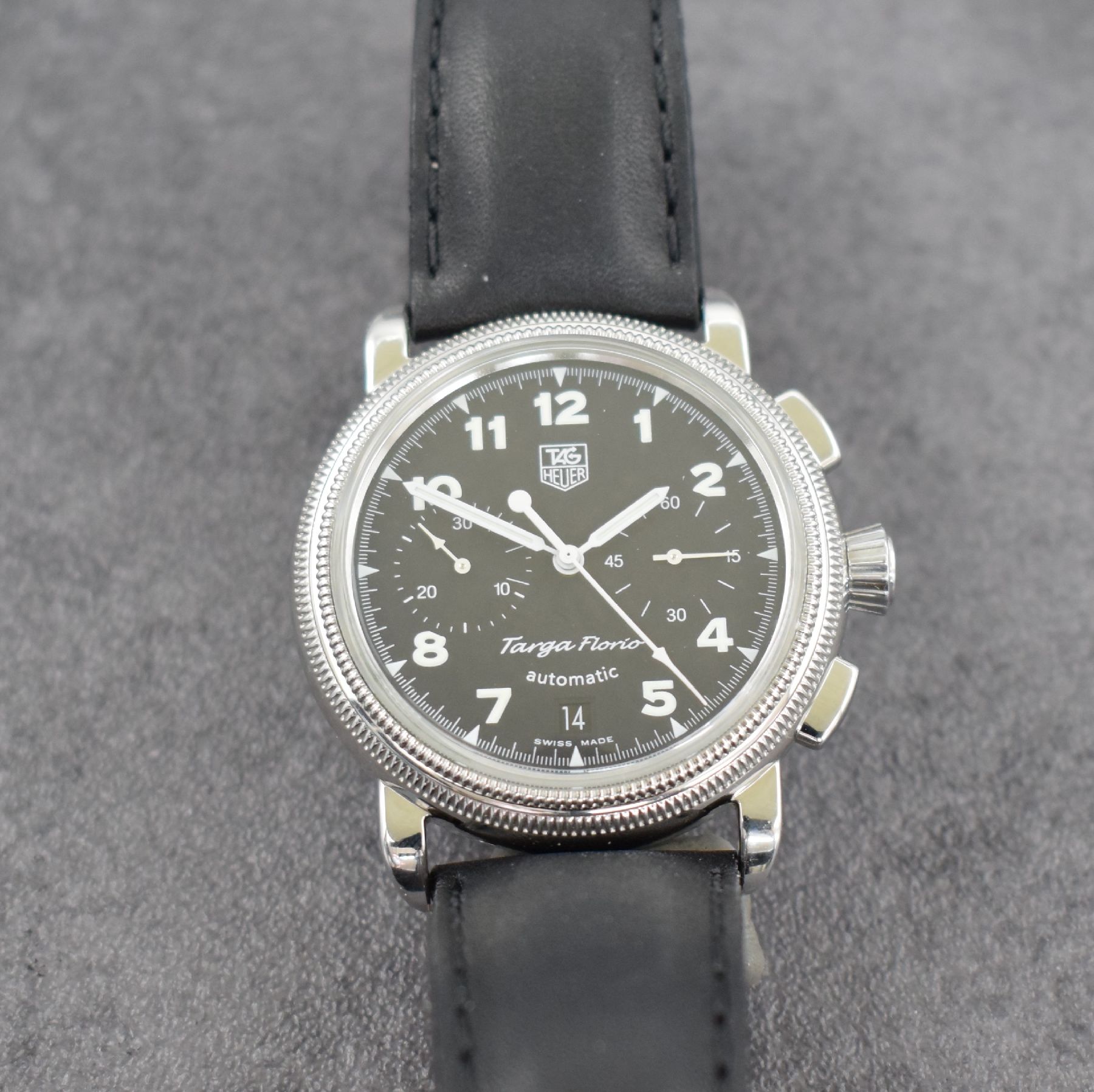 Detail f: TAG HEUER Herrenarmbanduhr mit Chronograph Modell TARGA FLORIO, Schweiz um 2002, Automatik, Ref. CX2112, Edelstahlgeh., Lederband m. orig. Faltschl. ...