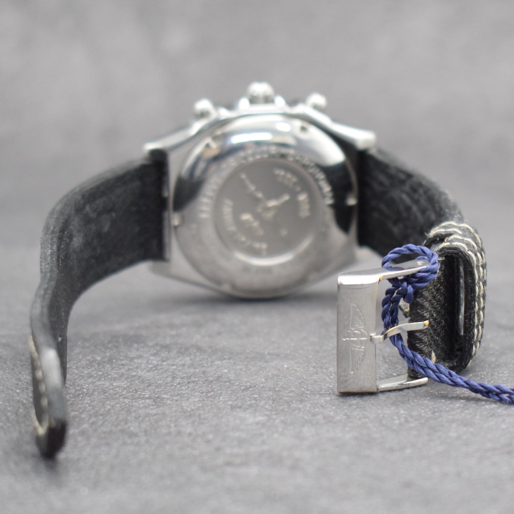 Detail d: BREITLING Armbandchronograph aus der Serie Kunstflugstaffeln hier P.A.N. frecce tricolori in Stahl, Automatik, Ref. A1350.1, auf 4.000 Stück ...