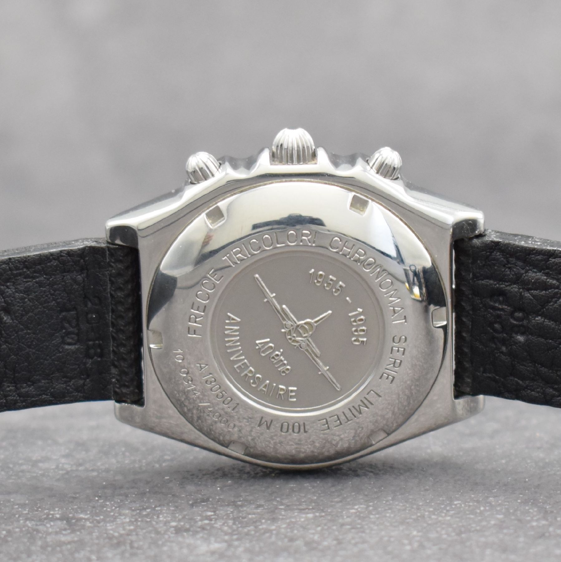 Detail e: BREITLING Armbandchronograph aus der Serie Kunstflugstaffeln hier P.A.N. frecce tricolori in Stahl, Automatik, Ref. A1350.1, auf 4.000 Stück ...