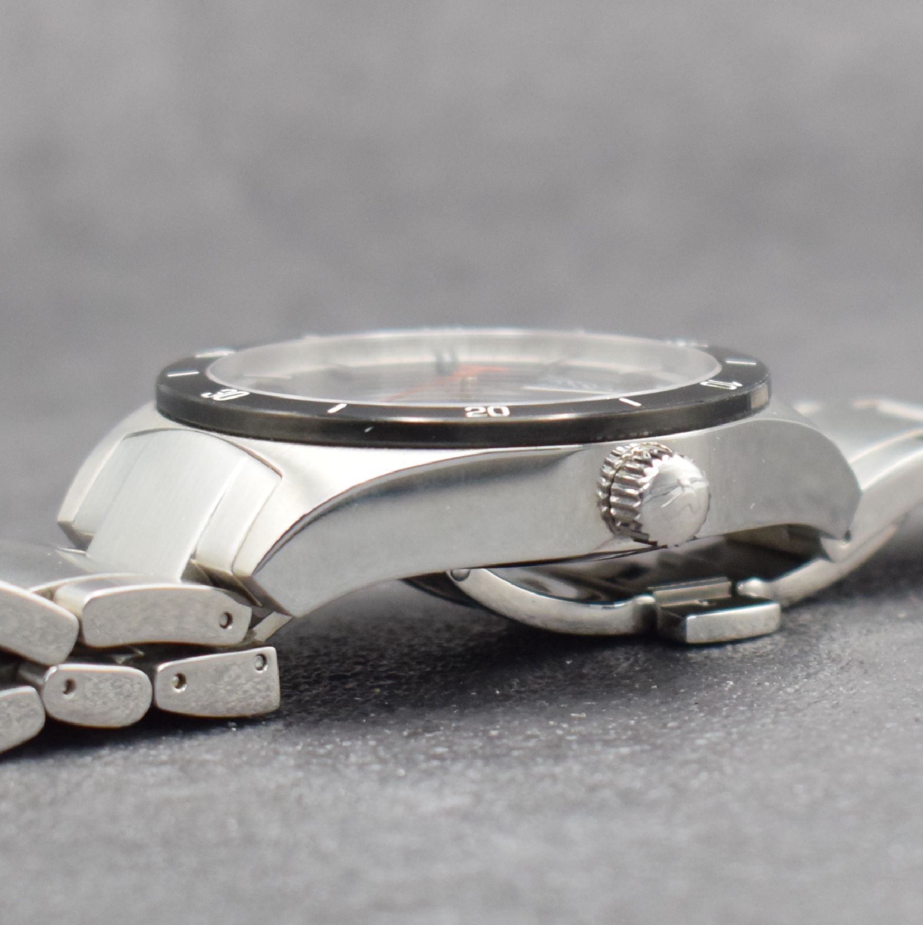 Detail e: TISSOT PRS 516 Herrenarmbanduhr, Automatik, Schweiz um 2011, Ref. T044430A, Edelstahlgeh. inkl. Gliederband m. dopp. Faltschl., beids. vergl., Boden ...