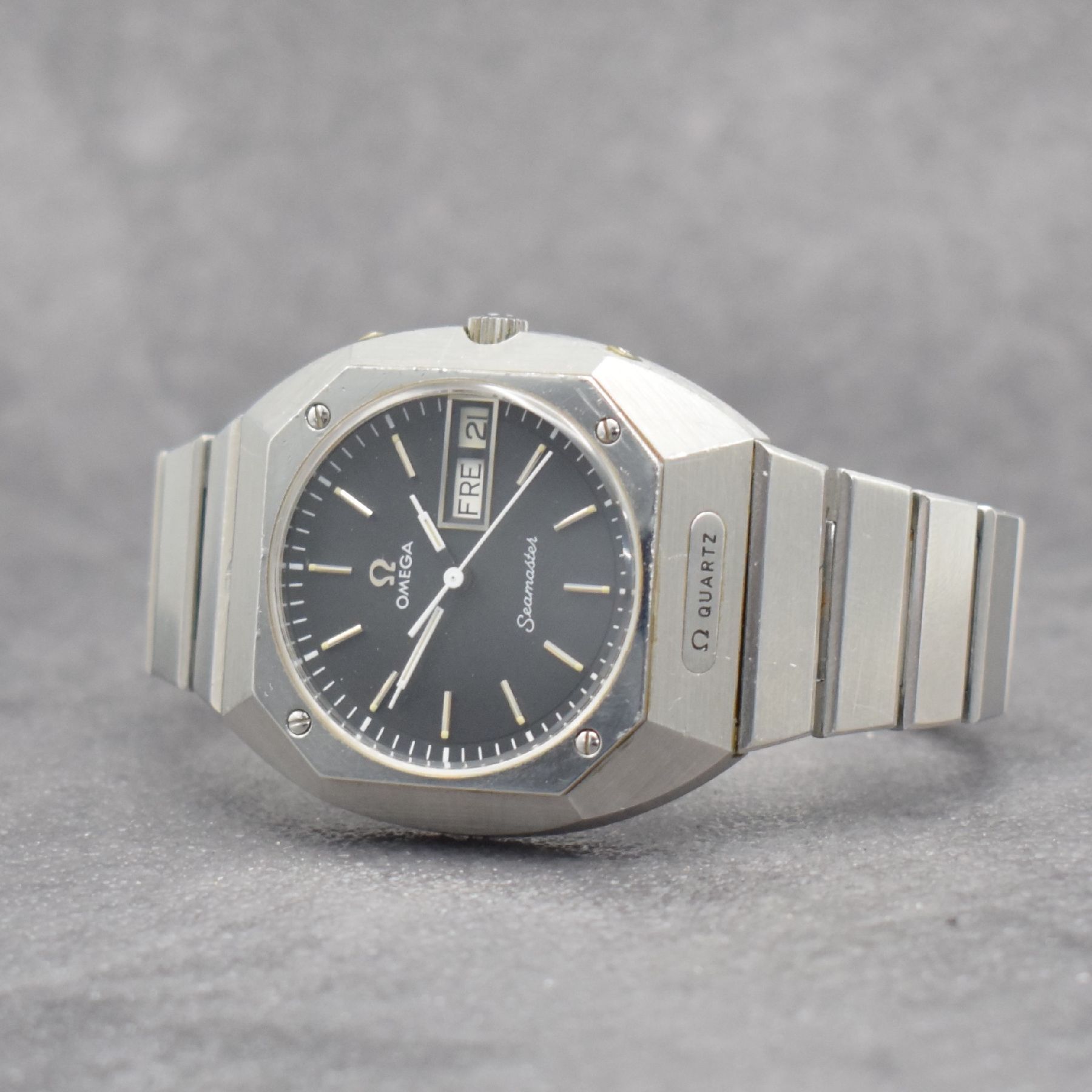 OMEGA Herrenarmbanduhr Modell Seamaster, Ref. 1960054, Schweiz um 1977, Edelstahlgeh. inkl. Gliederband m. Faltschl., Boden m. Seepferdchenlogo ...