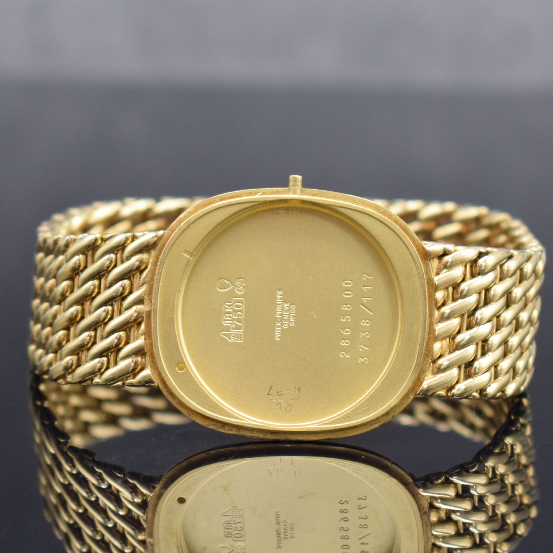 Detail e: PATEK PHILIPPE Herrenarmbanduhr Ellipse d´Or in GG 750/000 Referenz 3738/117, Automatik, inkl. orig. Gliederband, Glasrand aufgedr., Boden m. ...