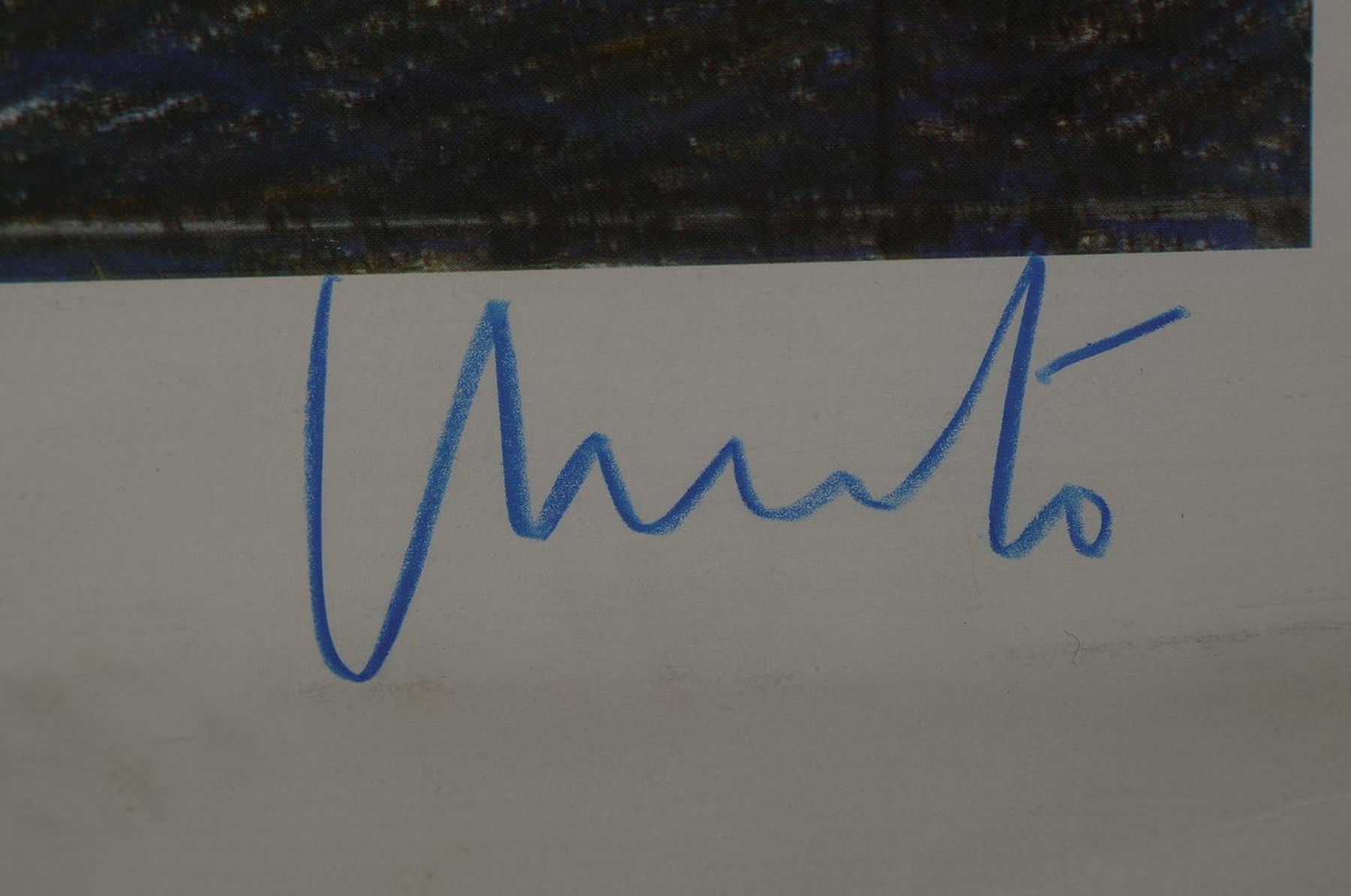 Detail a: Christo und Jeanne-Claude, Wrapped Reichstag, Farboffset, handsigniert, ca. 99x110cm, Blattränder verschmutzt, rechts unten eingerissen