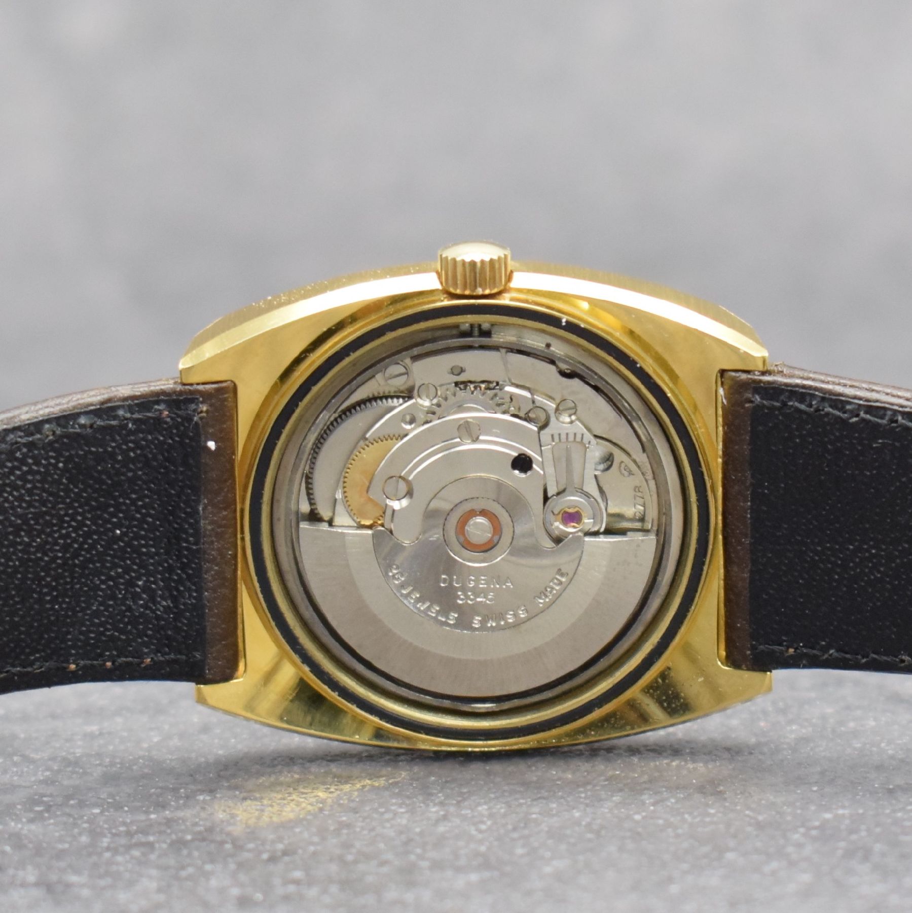 Detail i: Konvolut: 2 DUGENA Armbanduhren Serie Monza, Schweiz um 1980, beide verg. Metallgeh., Edelstahlböden verschr., silberne Zifferblätter m. aufgel. ...